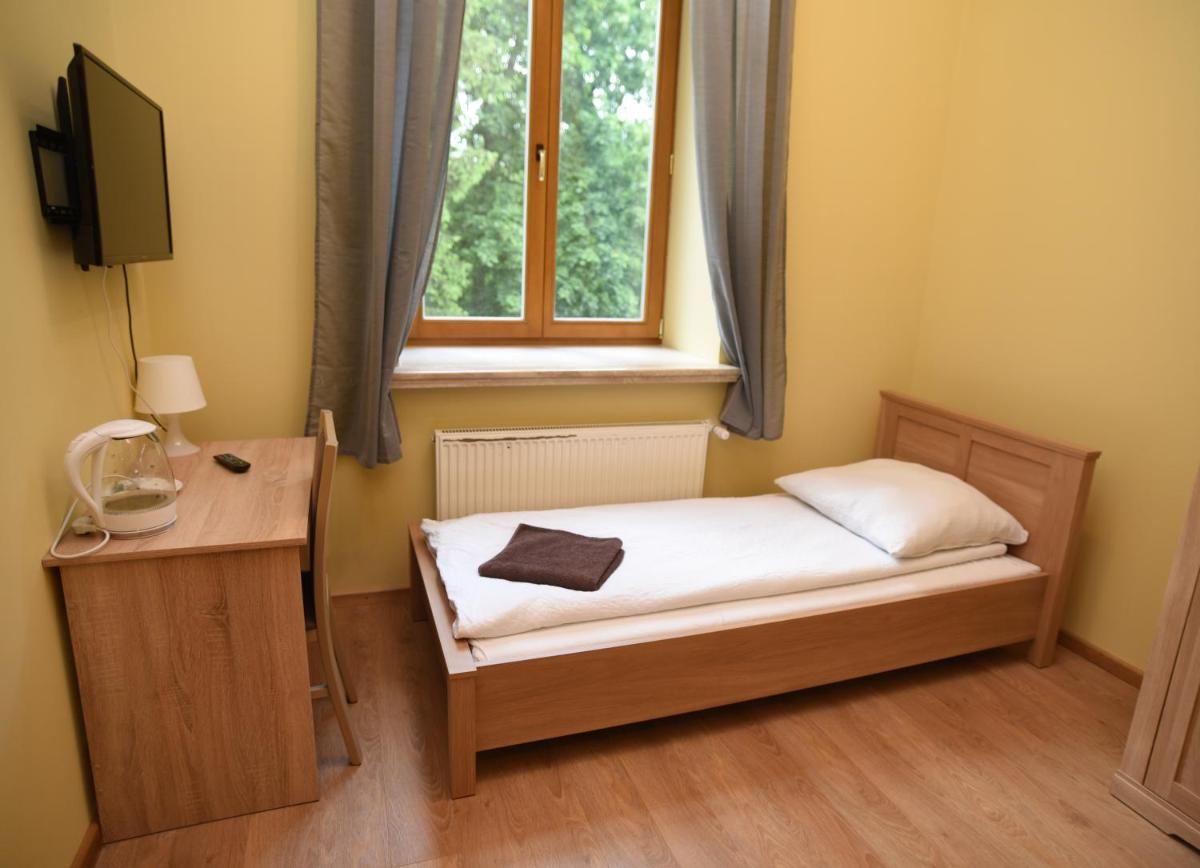 Single Room - Disability Access photo 3