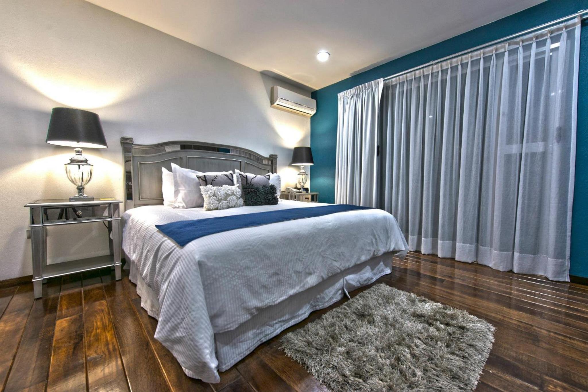 Deluxe Suite - Photo 13