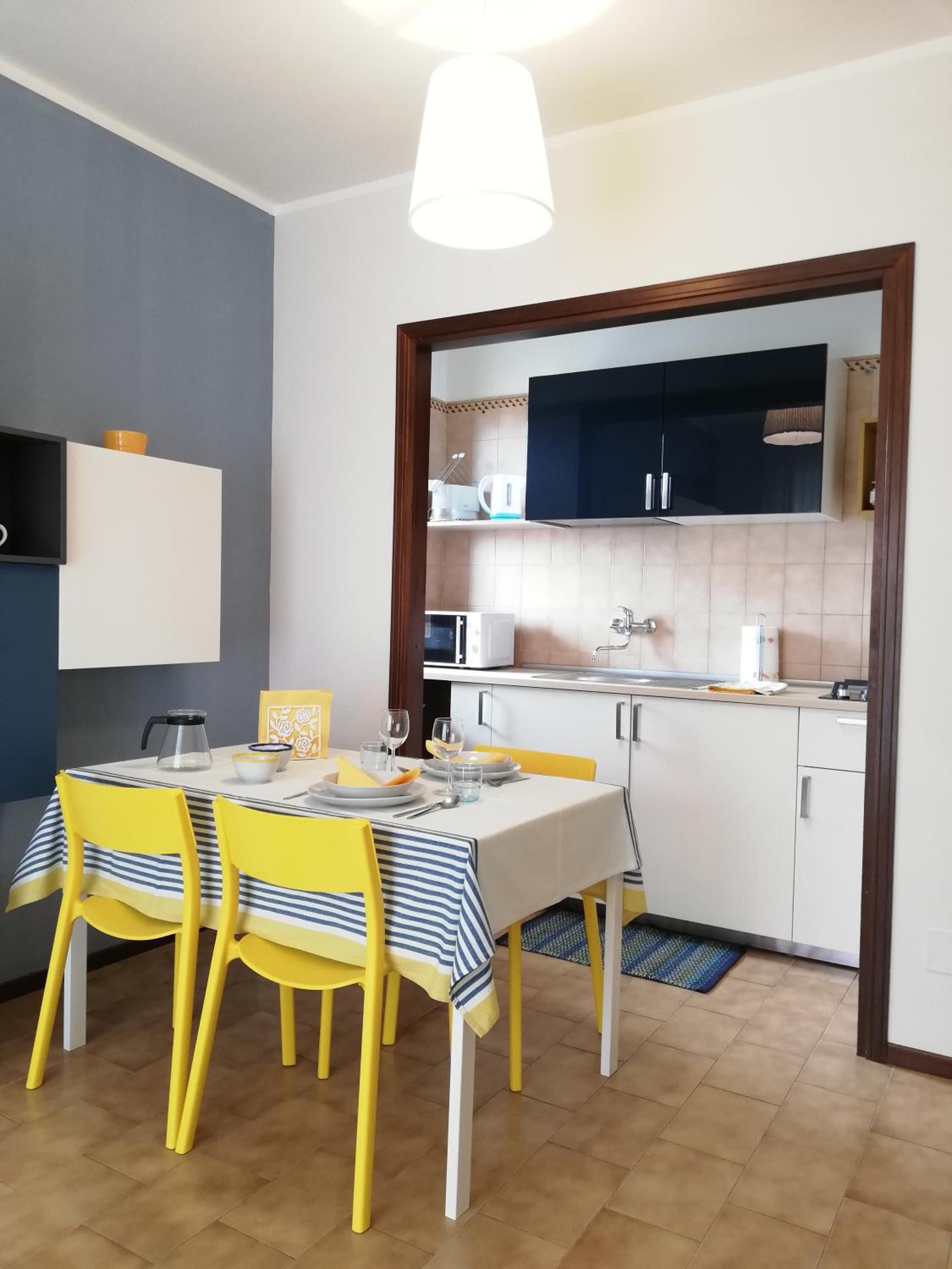 One-Bedroom Apartment - Photo 8