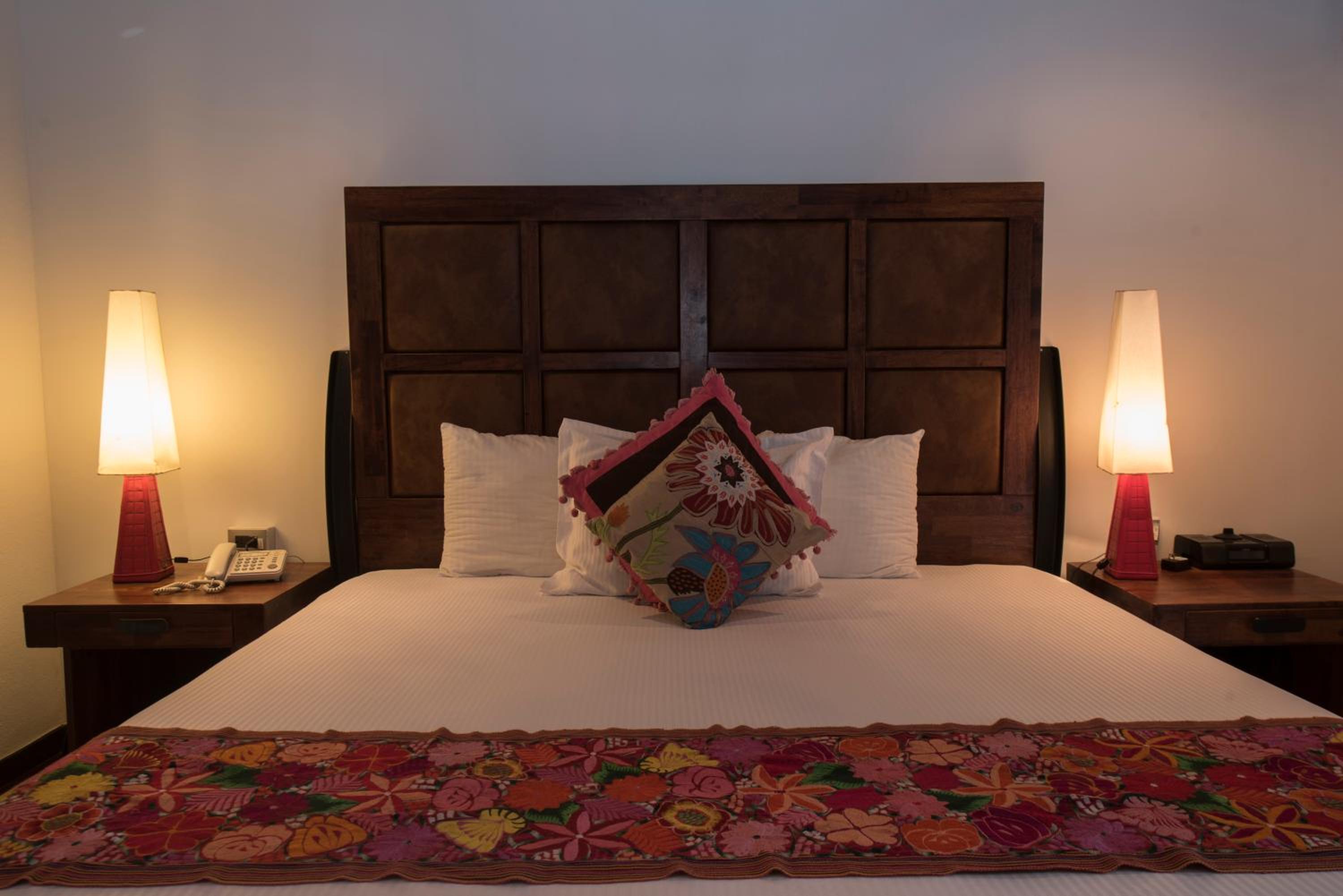 Deluxe Suite - Photo 5
