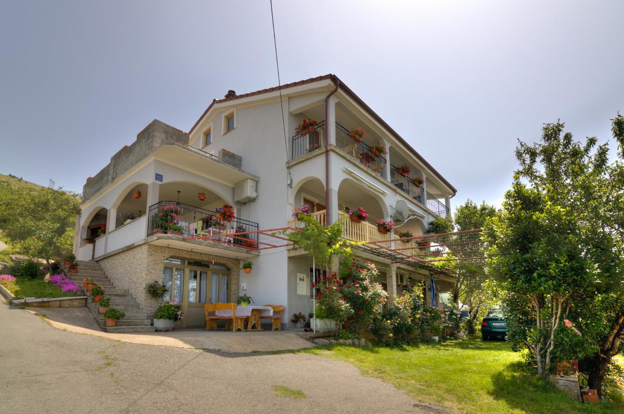 Three-Bedroom Apartment - Photo 45