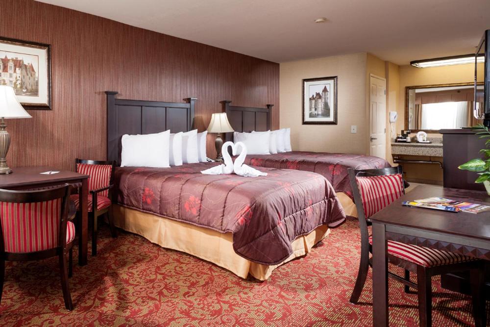 Queen Room with Two Queen Beds - Photo 1