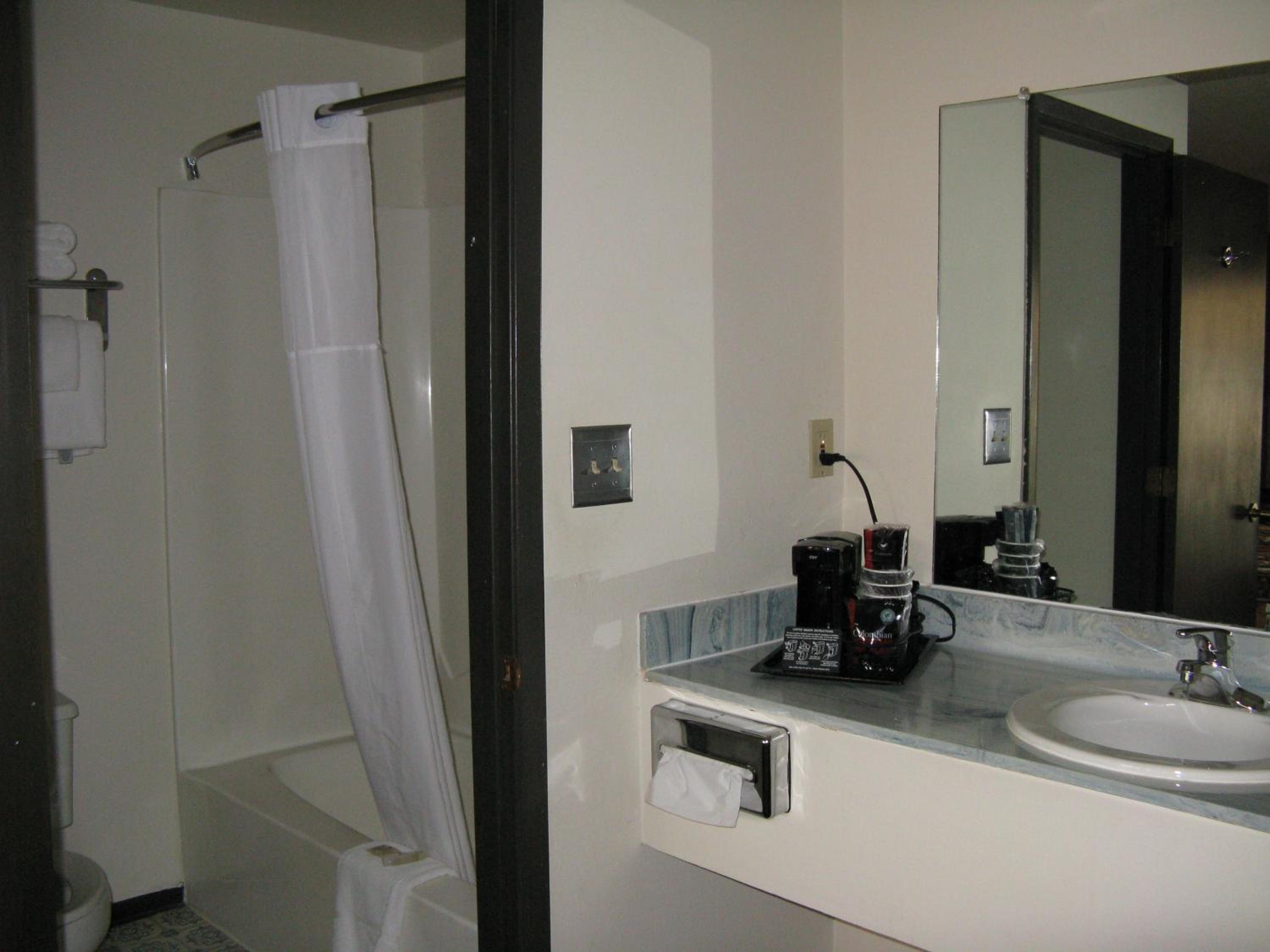 Queen Room photo 3