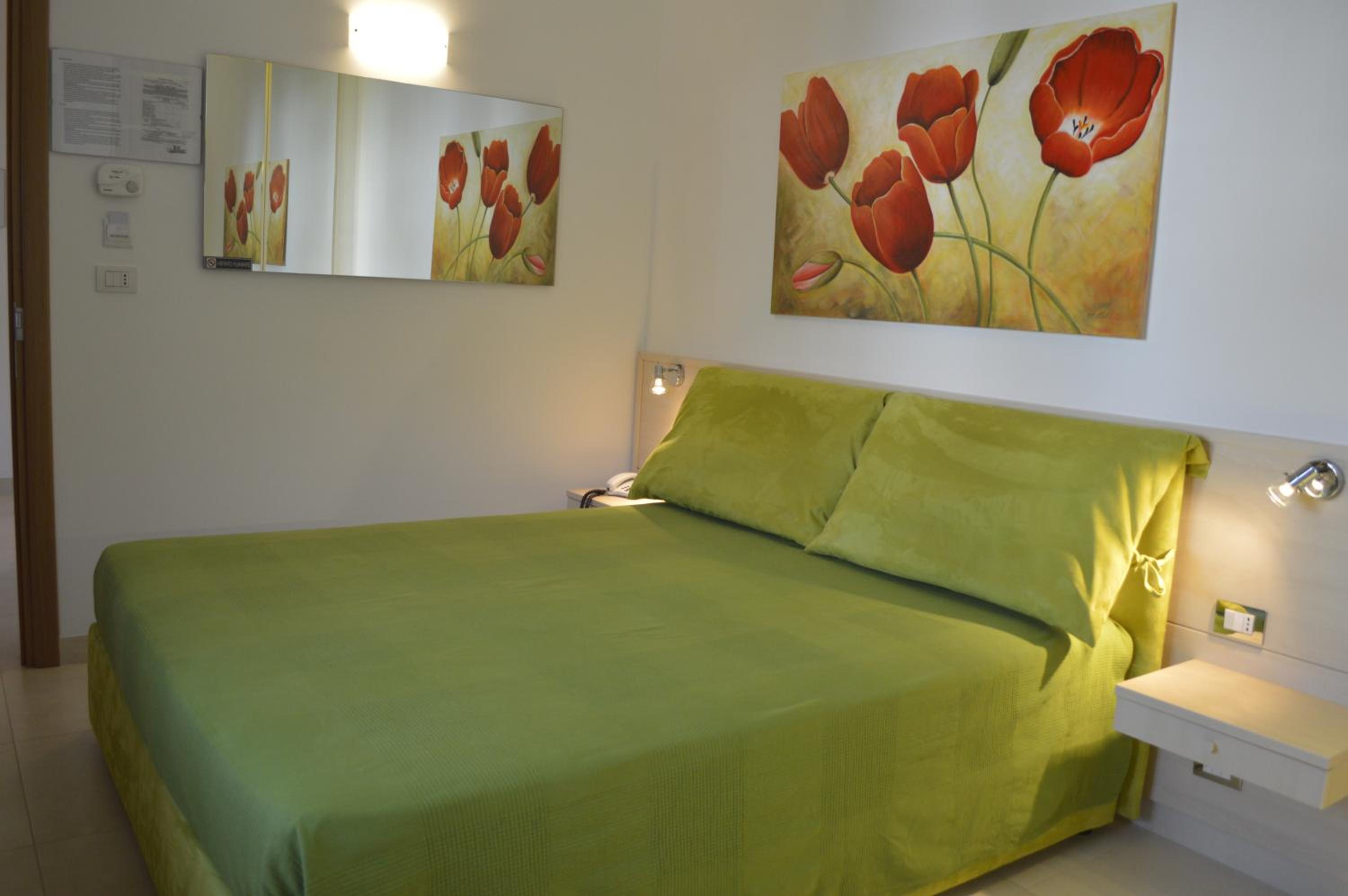 Double Room with Private Bathroom photo 2