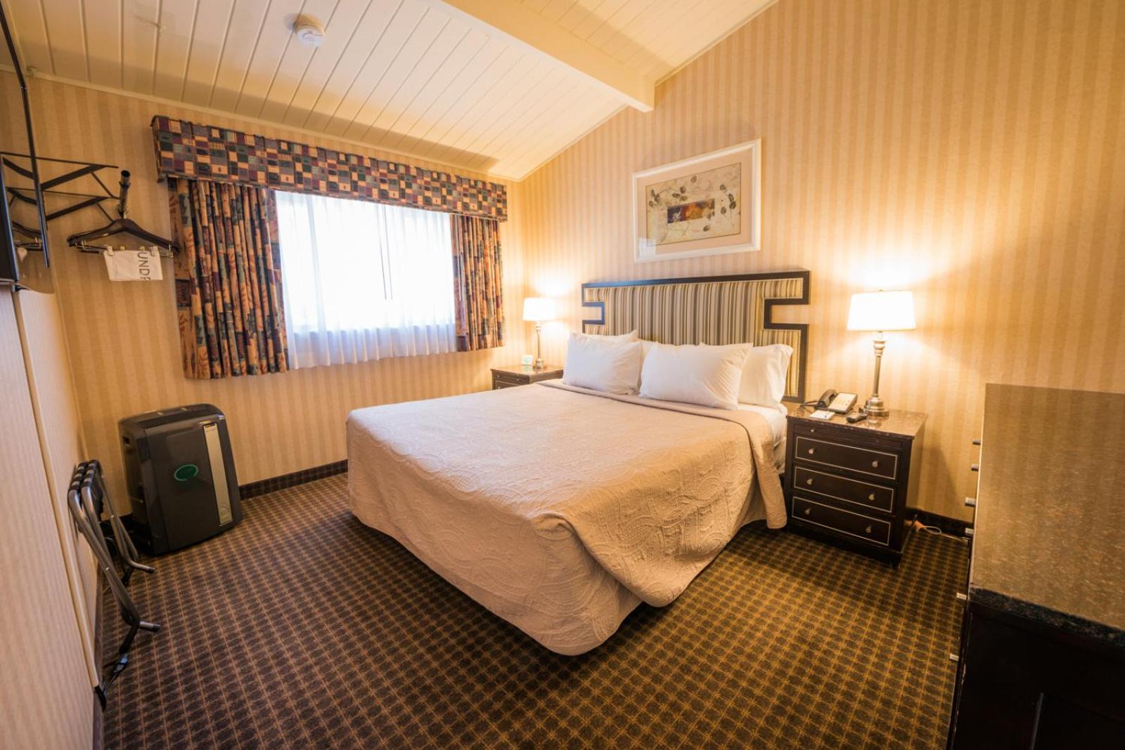 King Bed Suite photo 2