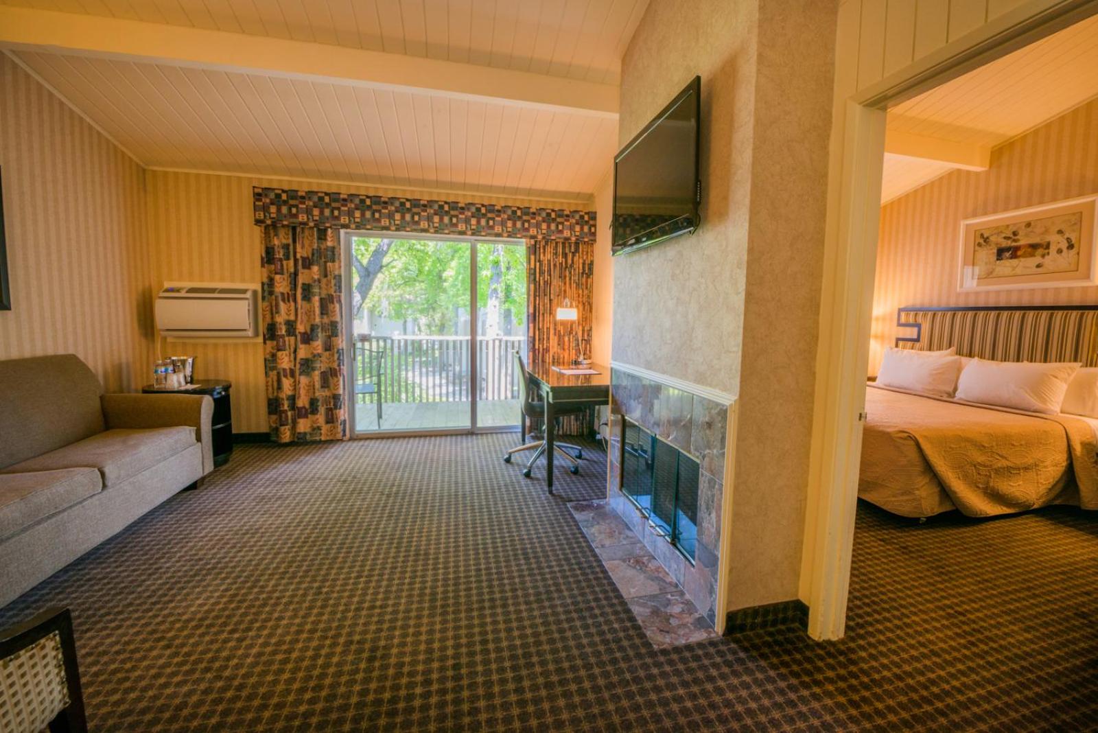 King Bed Suite photo 1