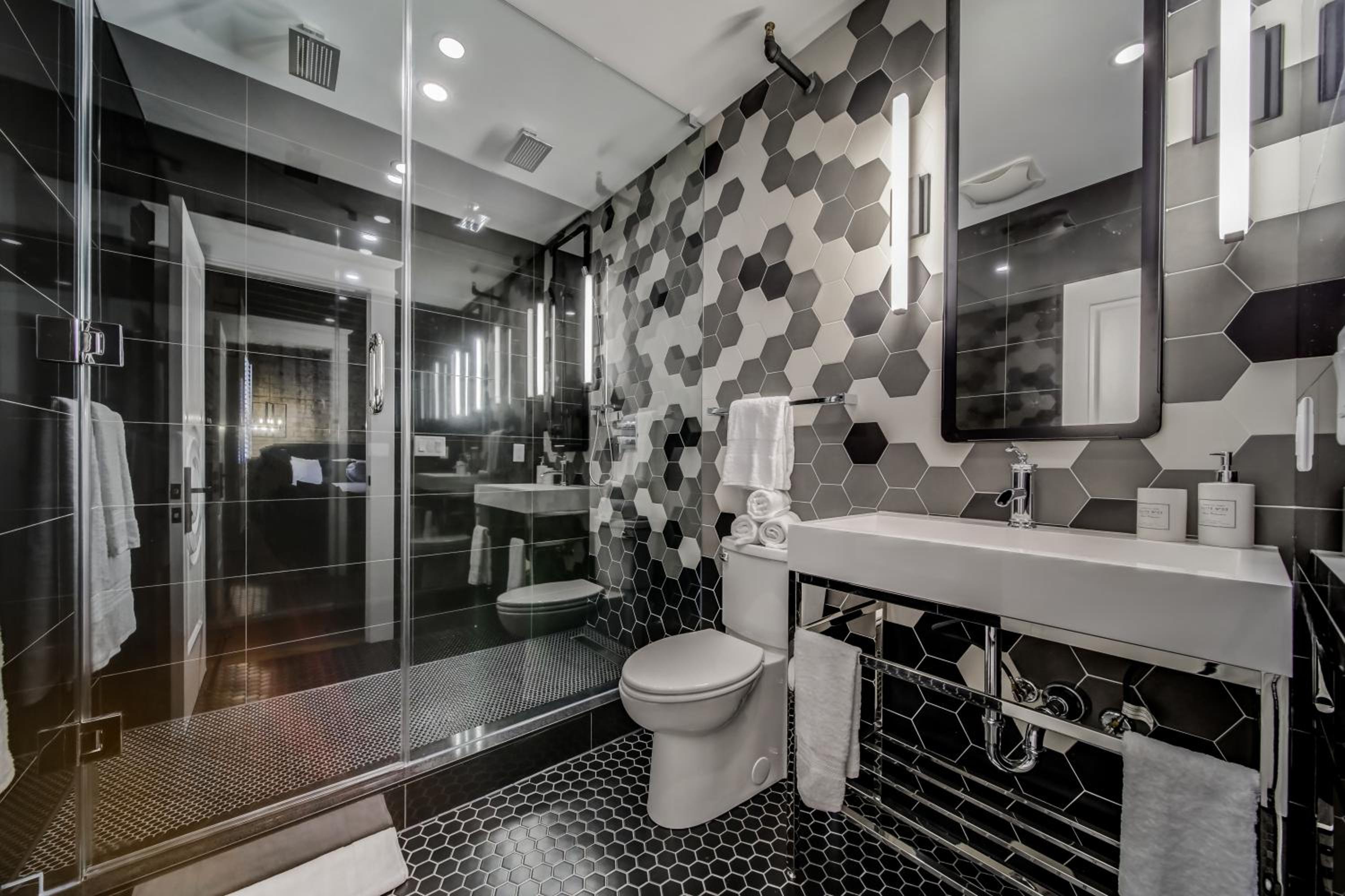 Queen Suite