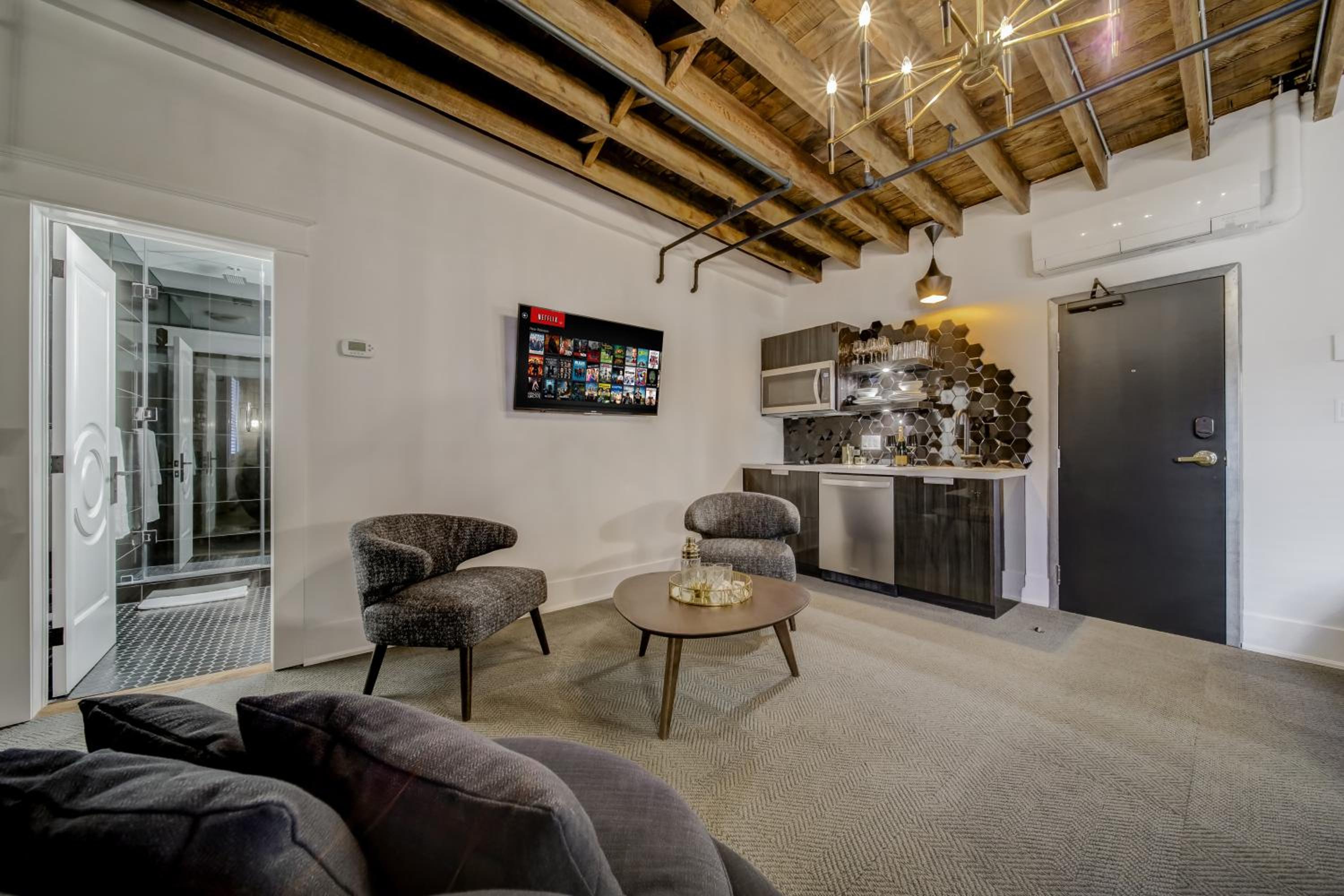Queen Suite
