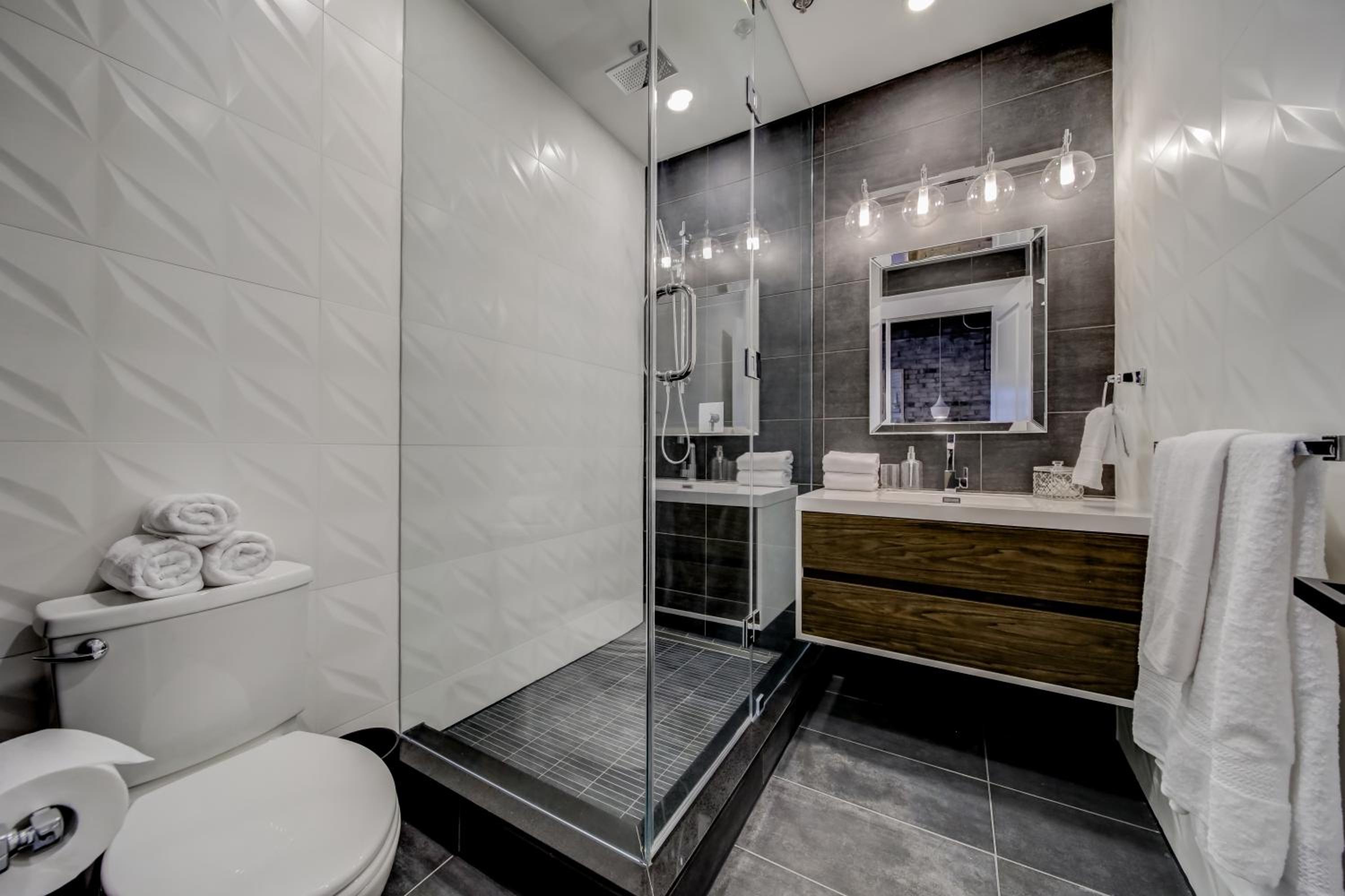 Queen Suite