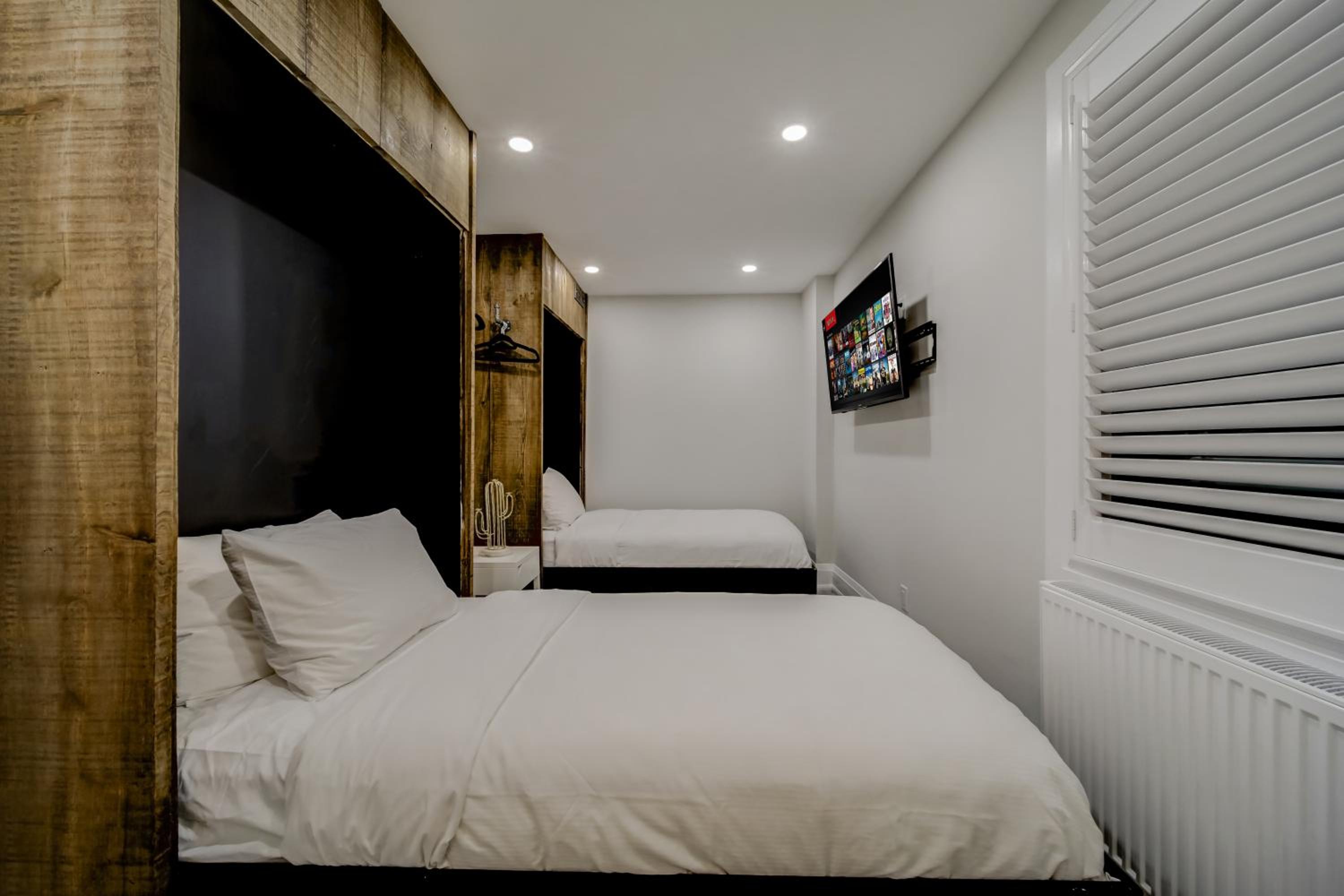Suite thumbnail 6