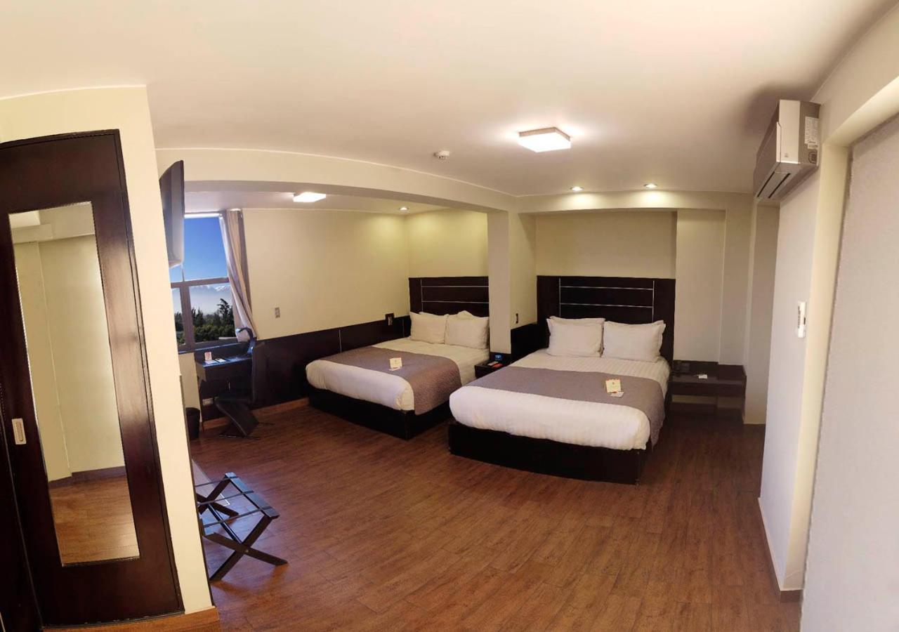 Suite with Two Queen Beds - Photo 1