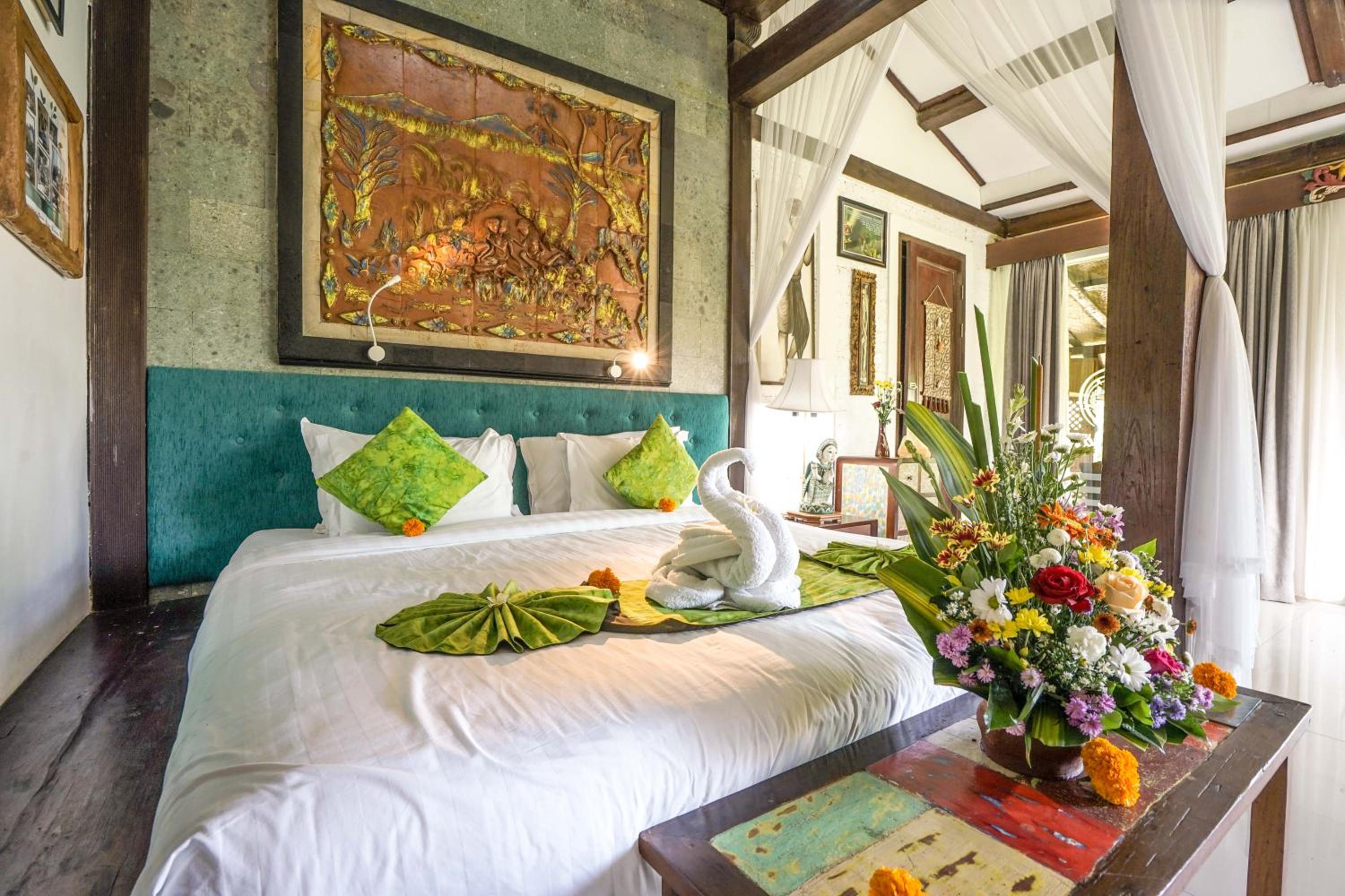 Suite with Pool View