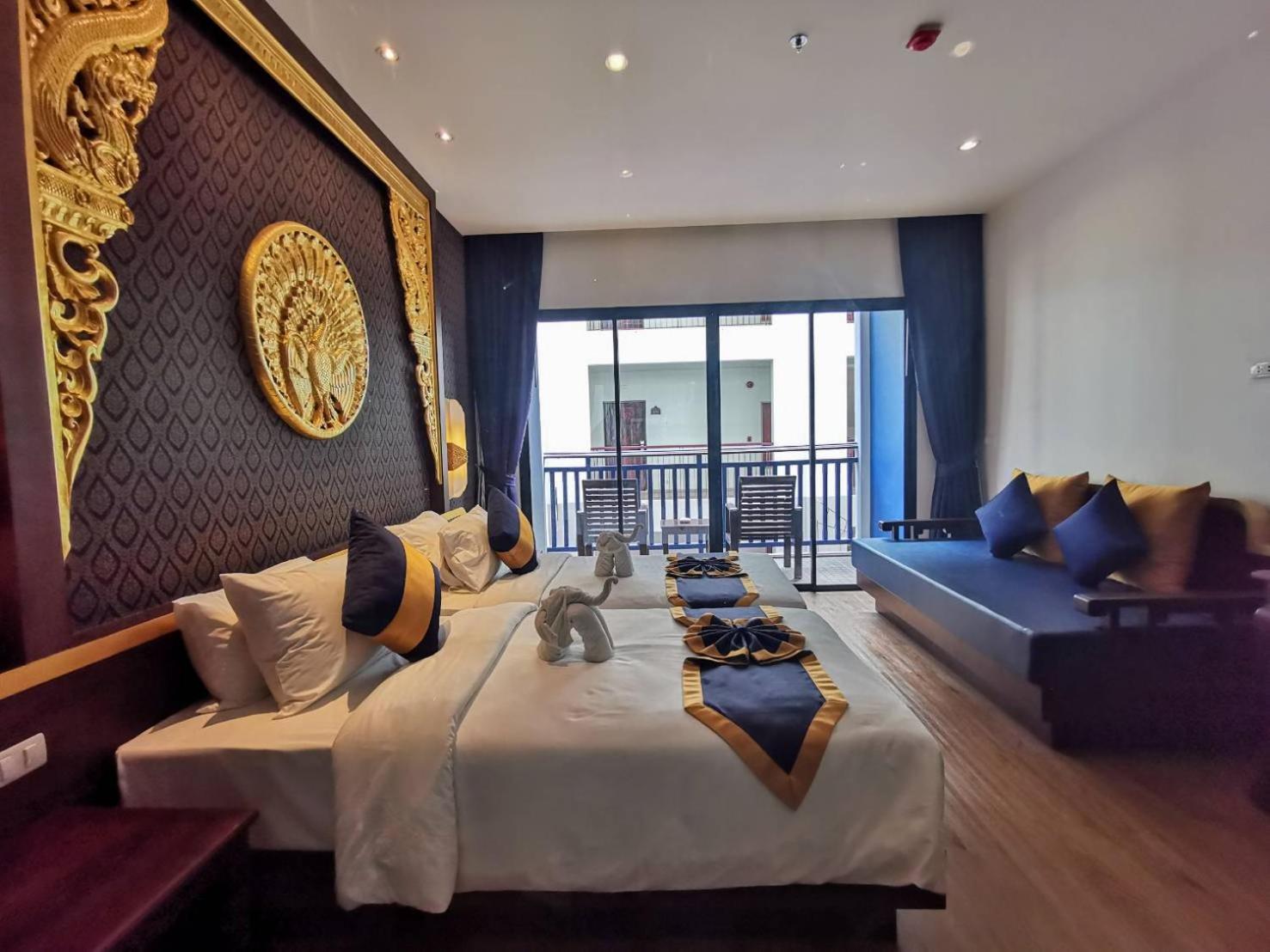Experience luxury in our elegantly designed hotel room.