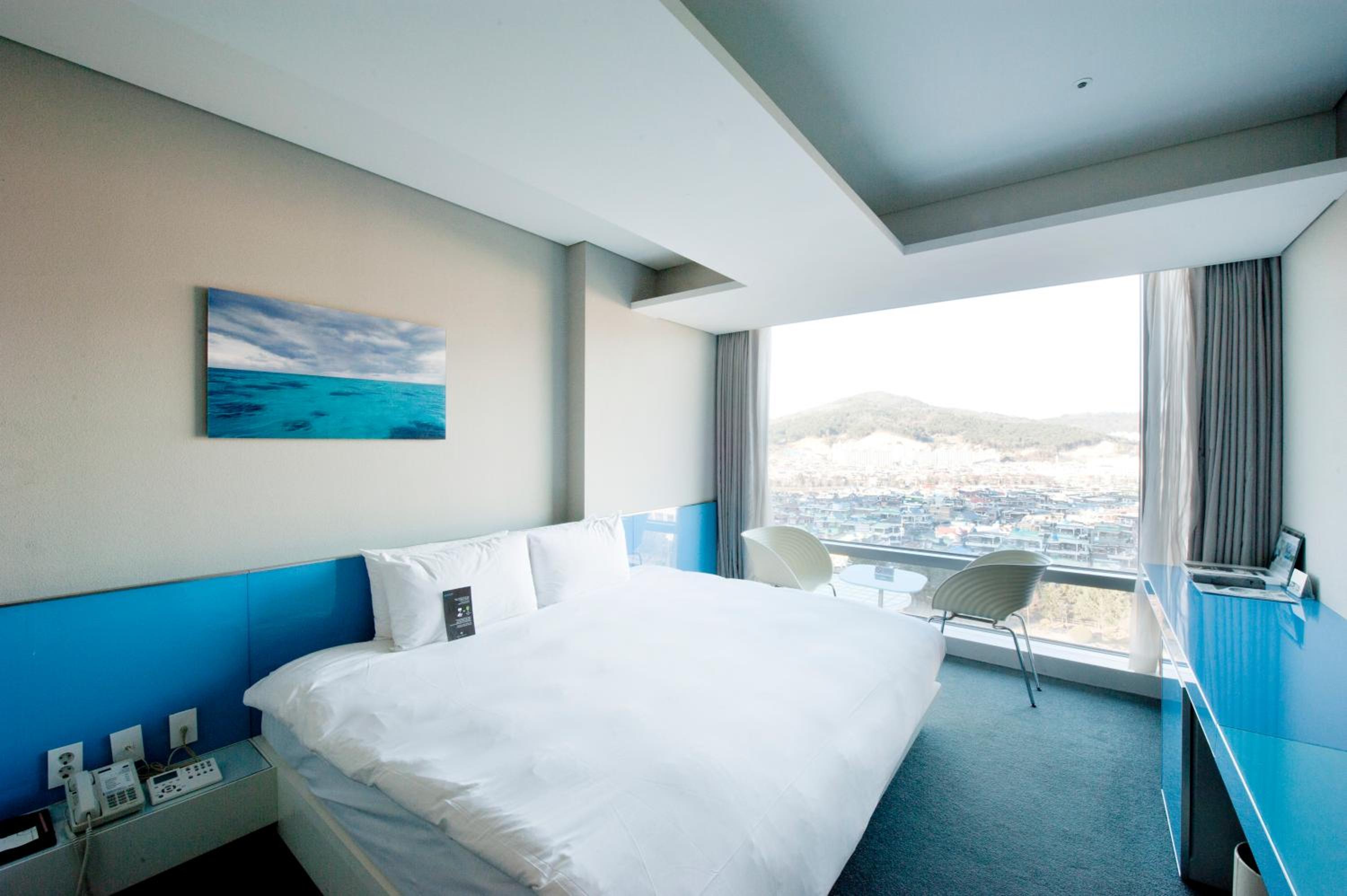Deluxe King Room - Photo 1