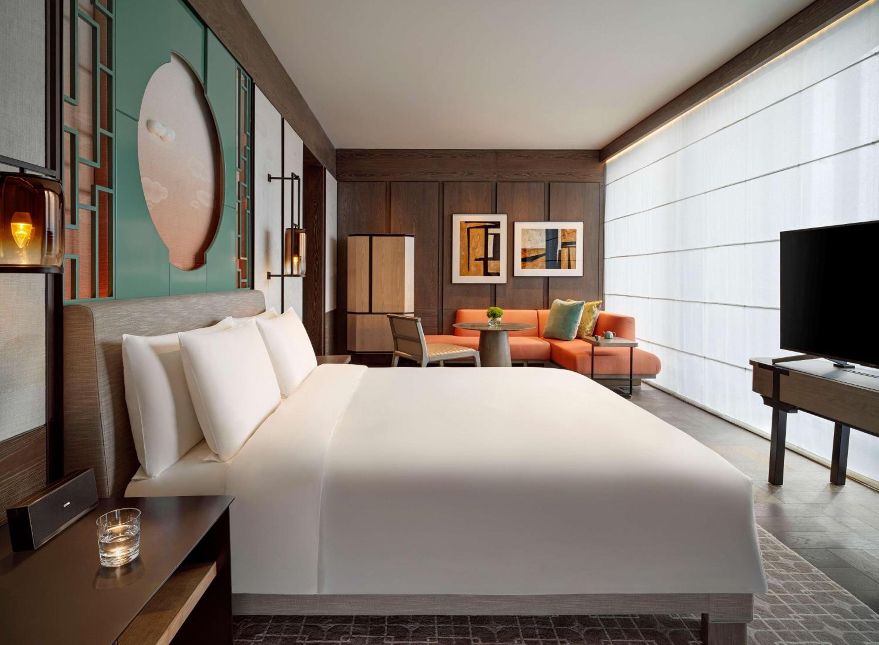 Deluxe King Room - Photo 5