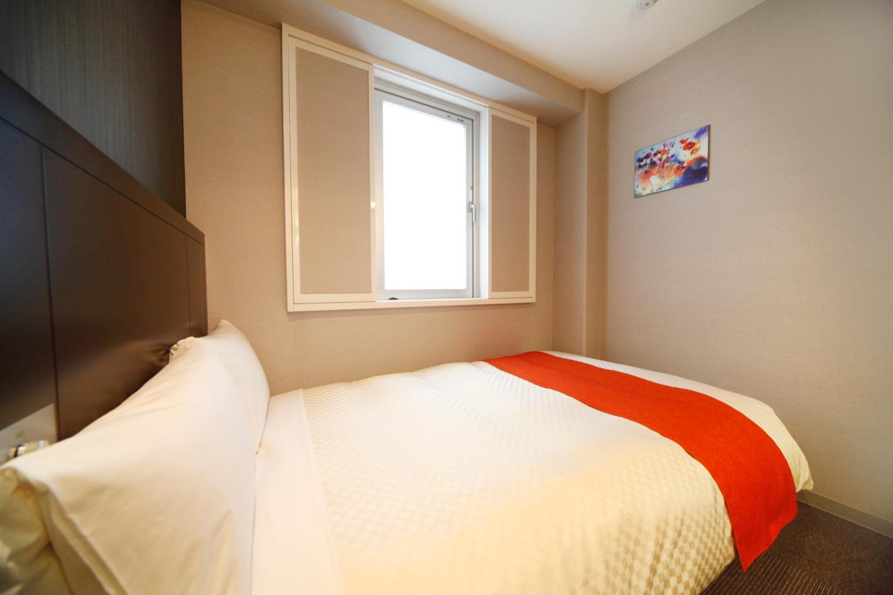 Double Room with Small Double Bed - Non Smoking photo 2
