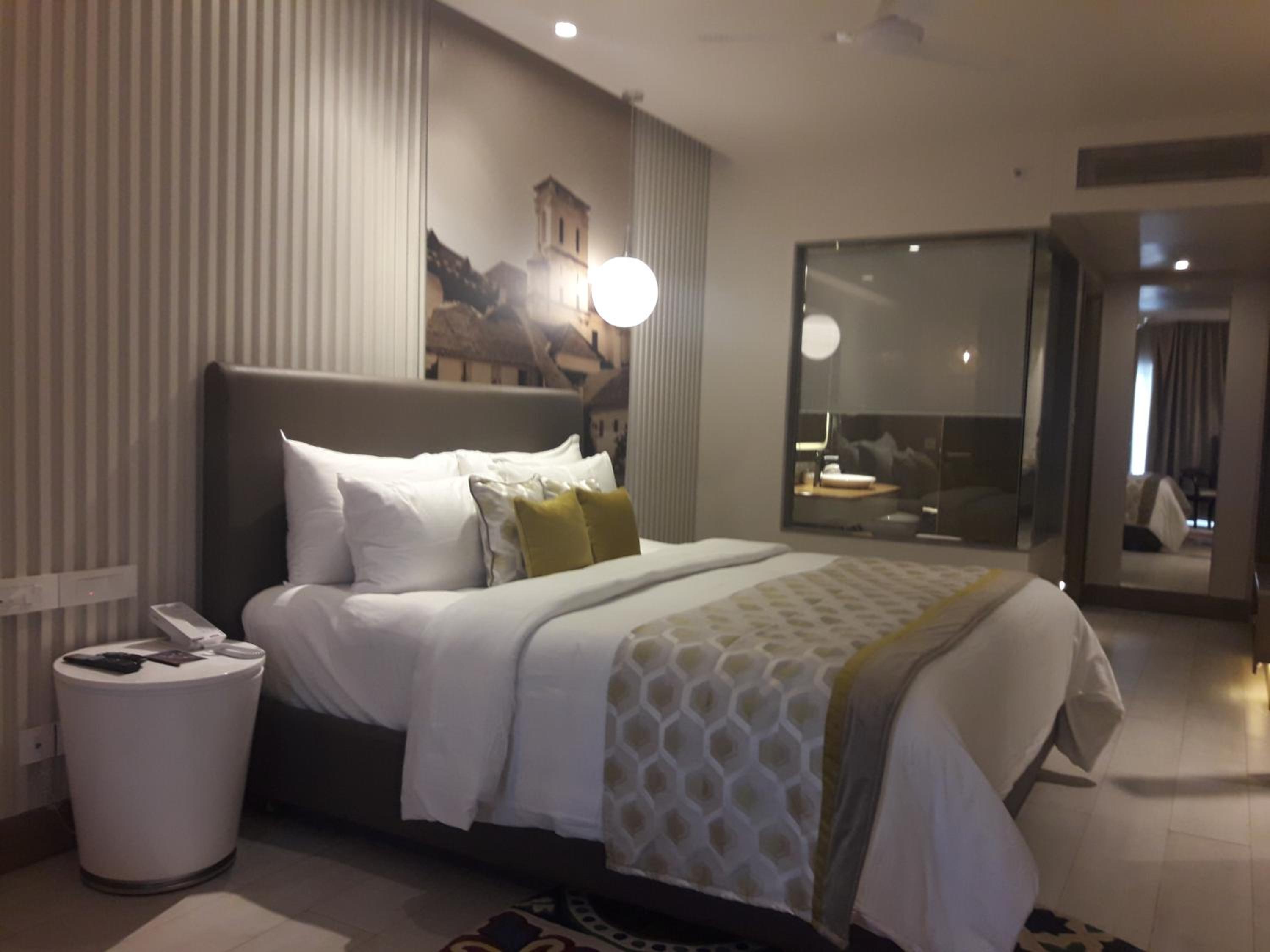 Corner Suite - Buy 1 Get 1 Free” happy hour on alcoholic beverages across all brands + Complimentary 2-pint beers on arrival - Photo 4