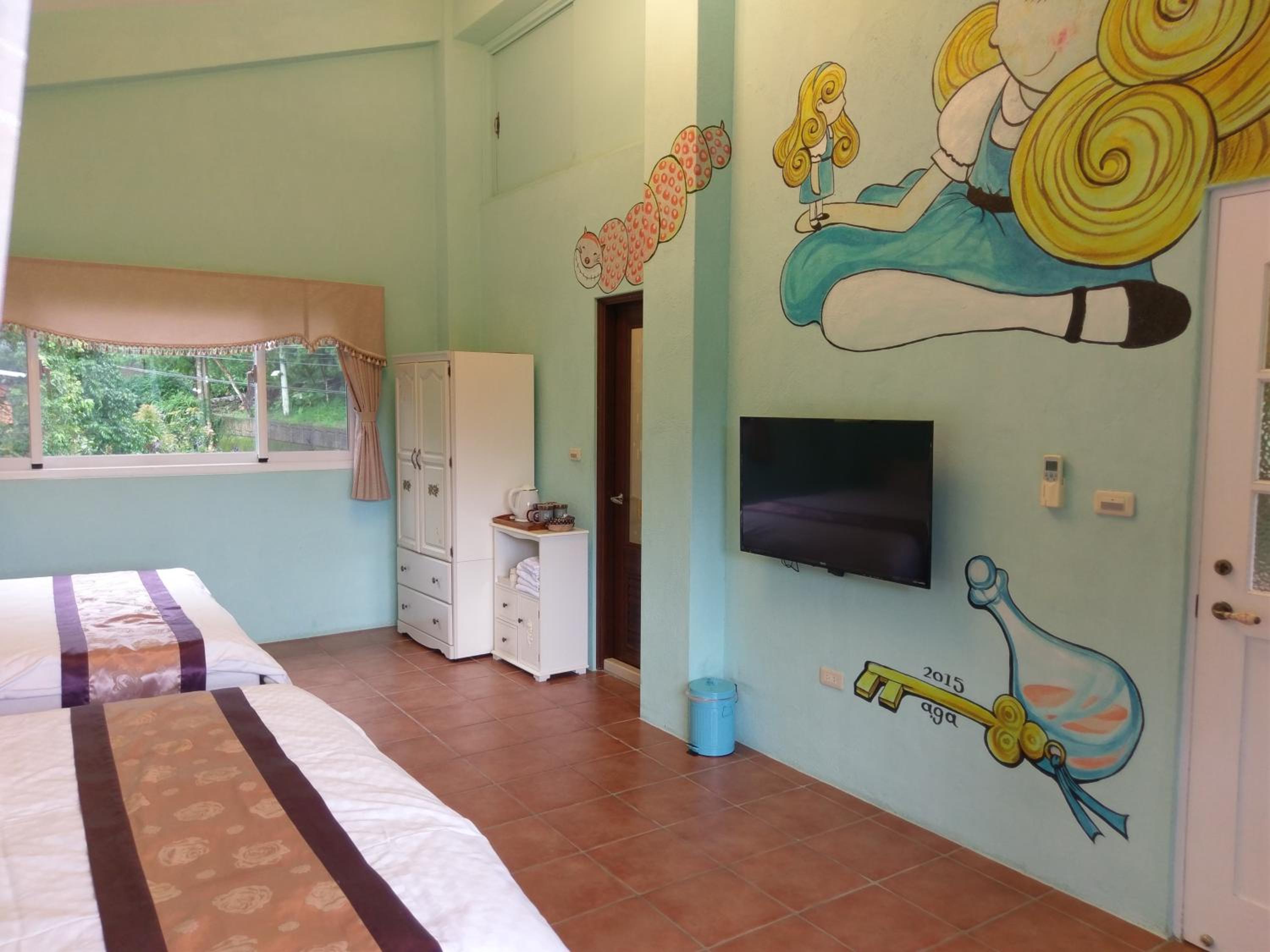 Deluxe Family Suite photo 3