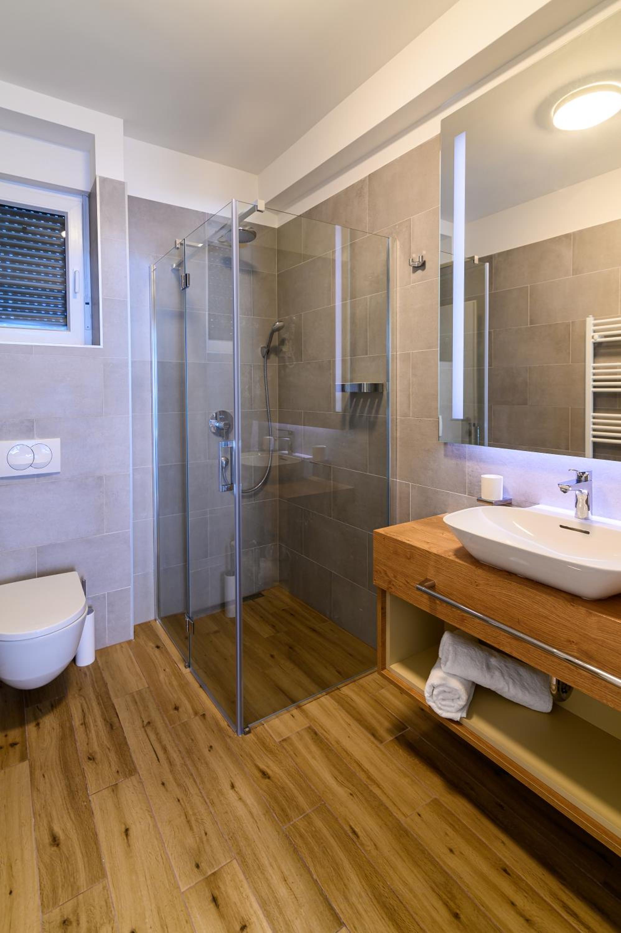 One-Bedroom Apartment - Photo 12