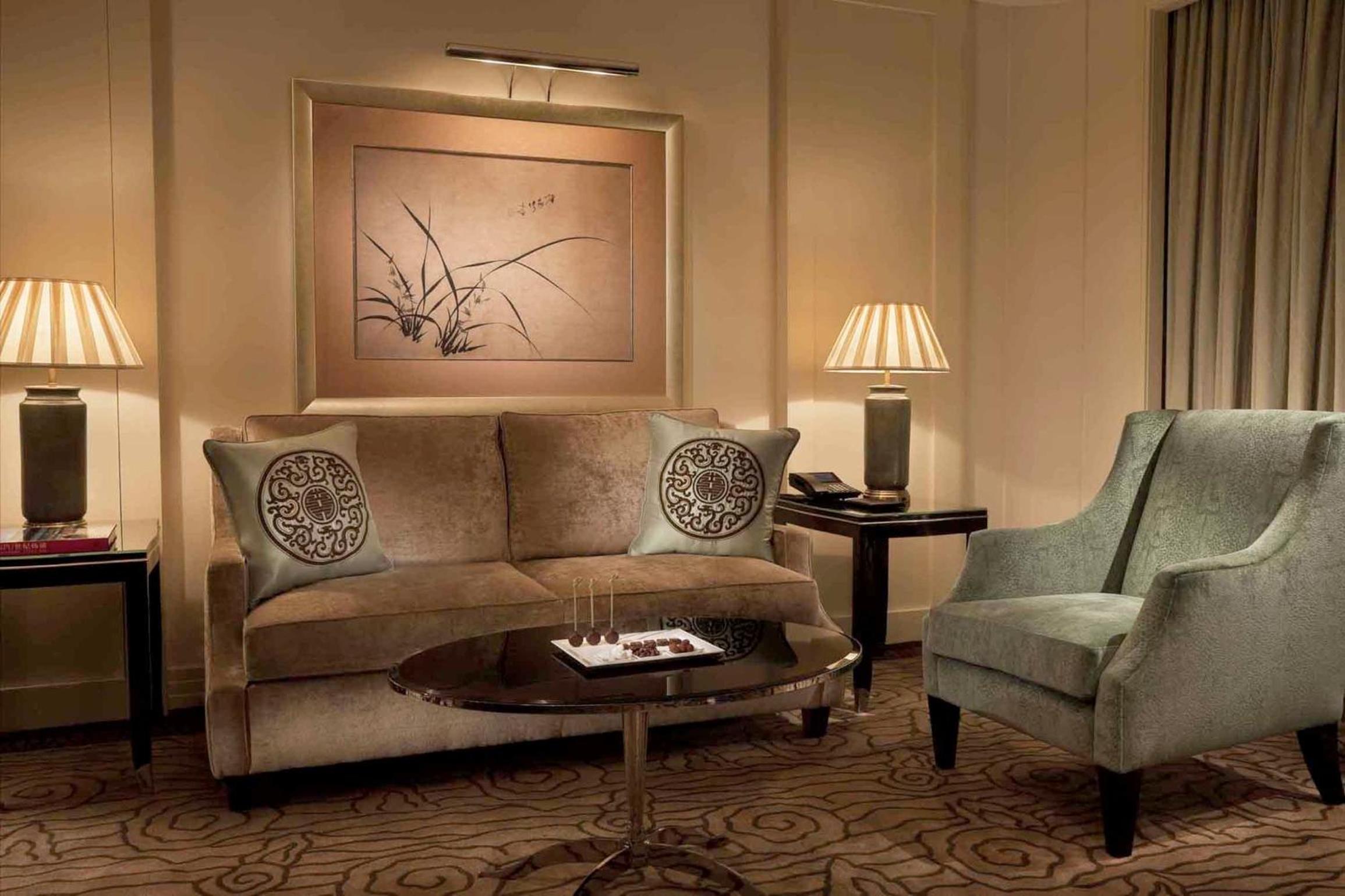 Executive Suite - Photo 3