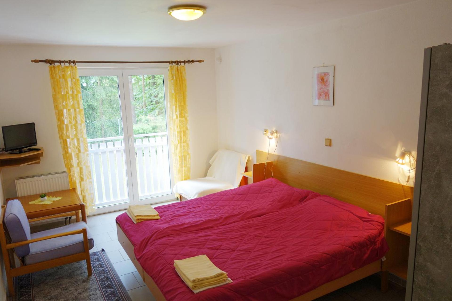 Double Room with Private Bathroom photo 3