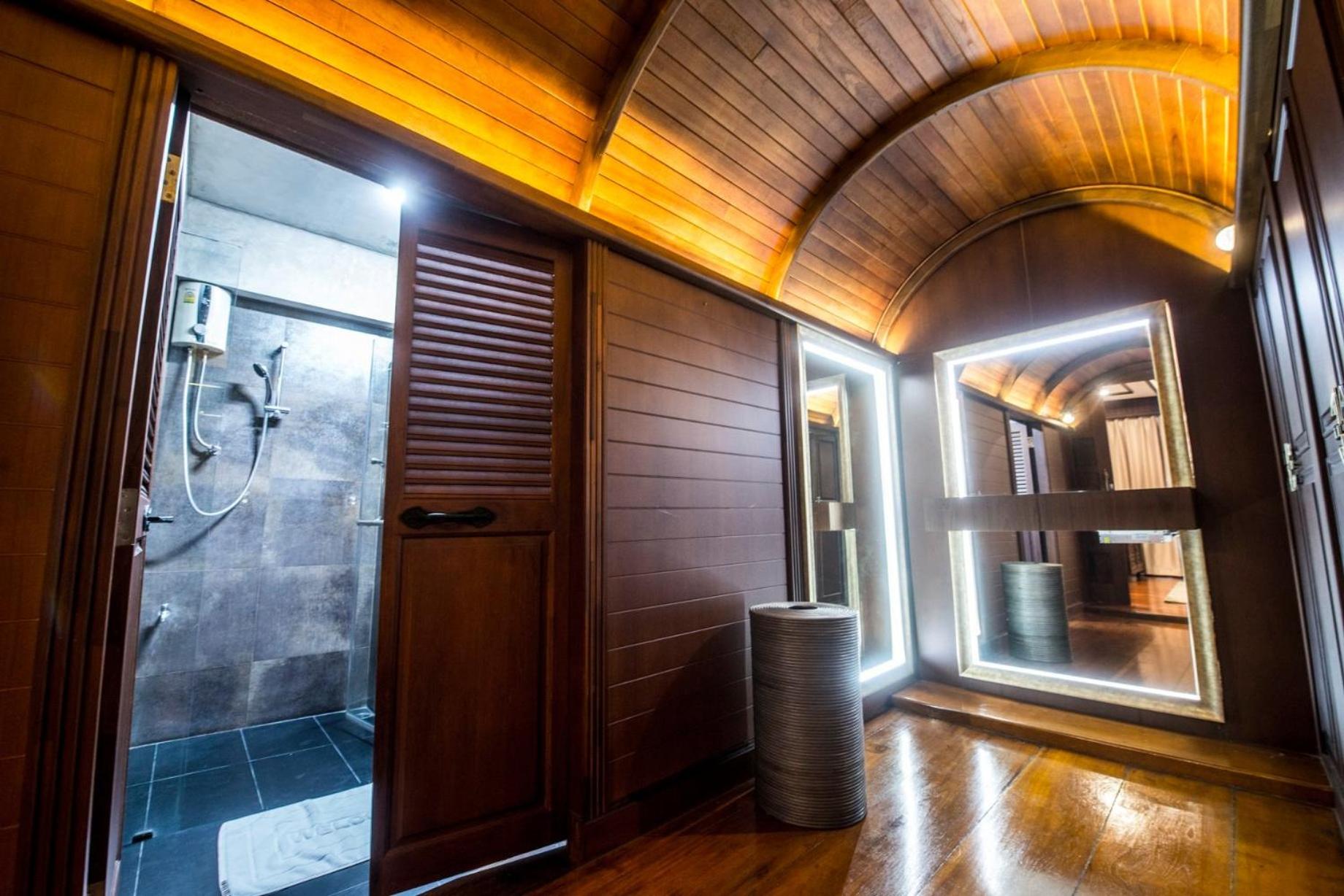 Villa with Sea View - Photo 4