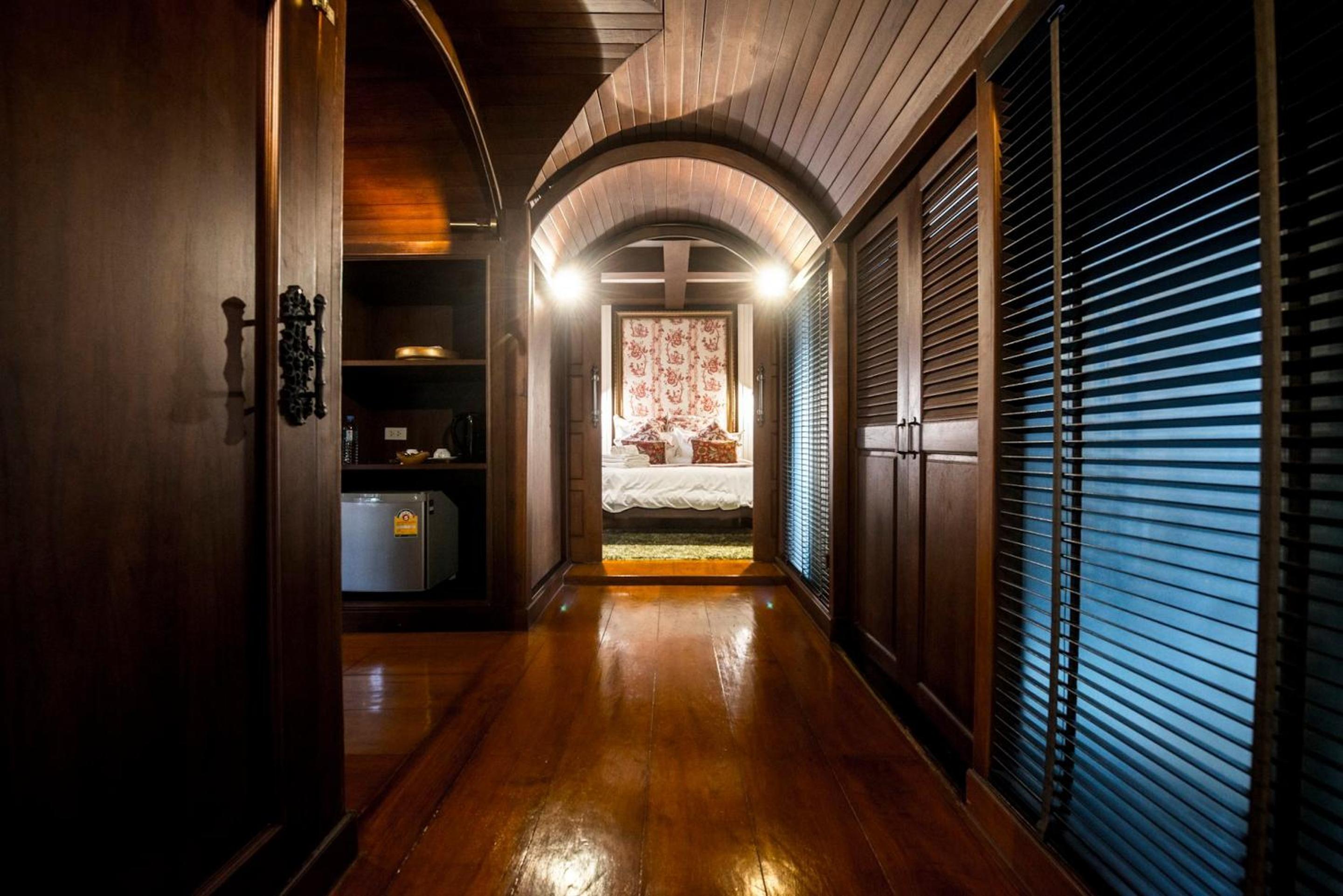 Three-Bedroom Villa - Photo 3