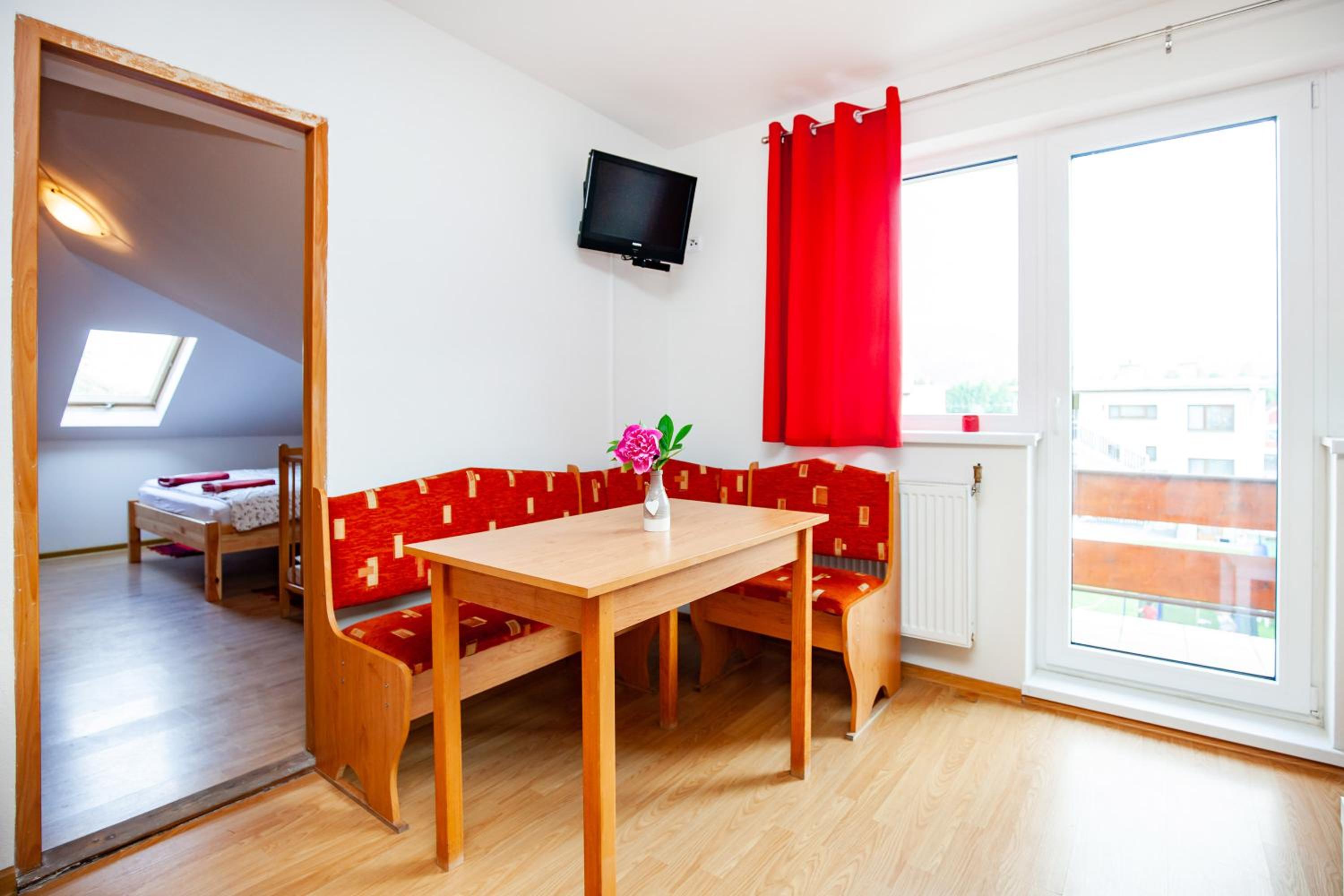 Double Room with Balcony - Photo 5