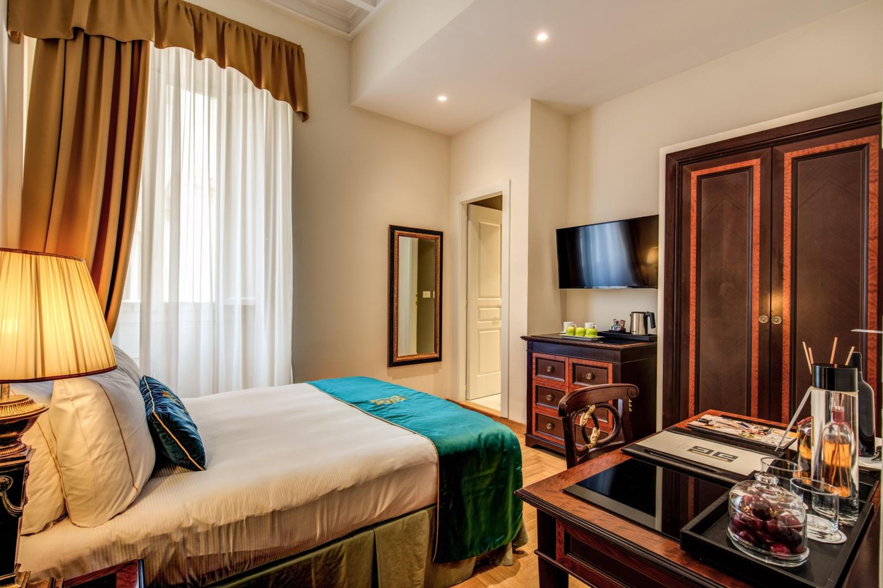 Double Room thumbnail 6