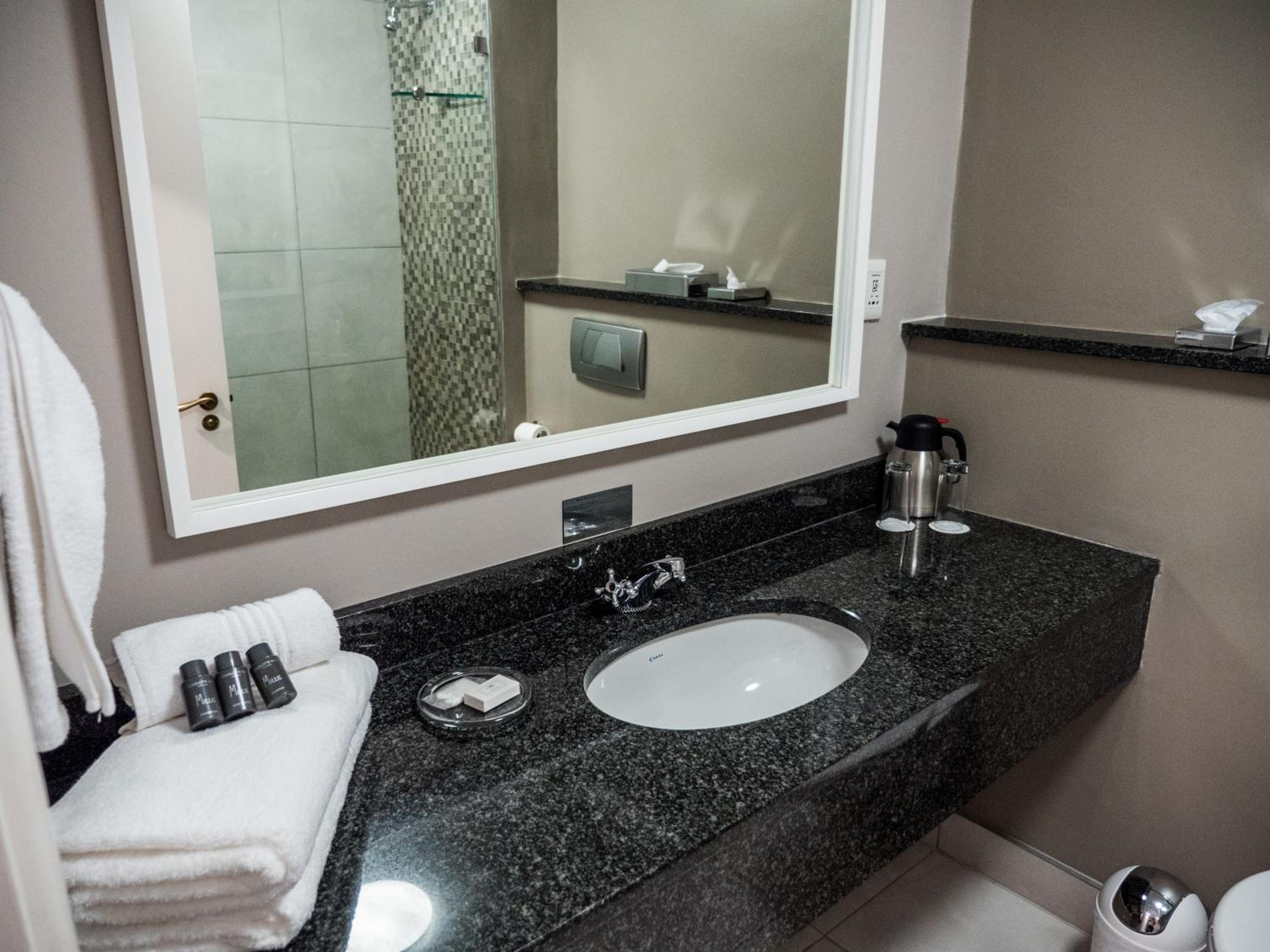 Deluxe Double Room with Sea View - Photo 6