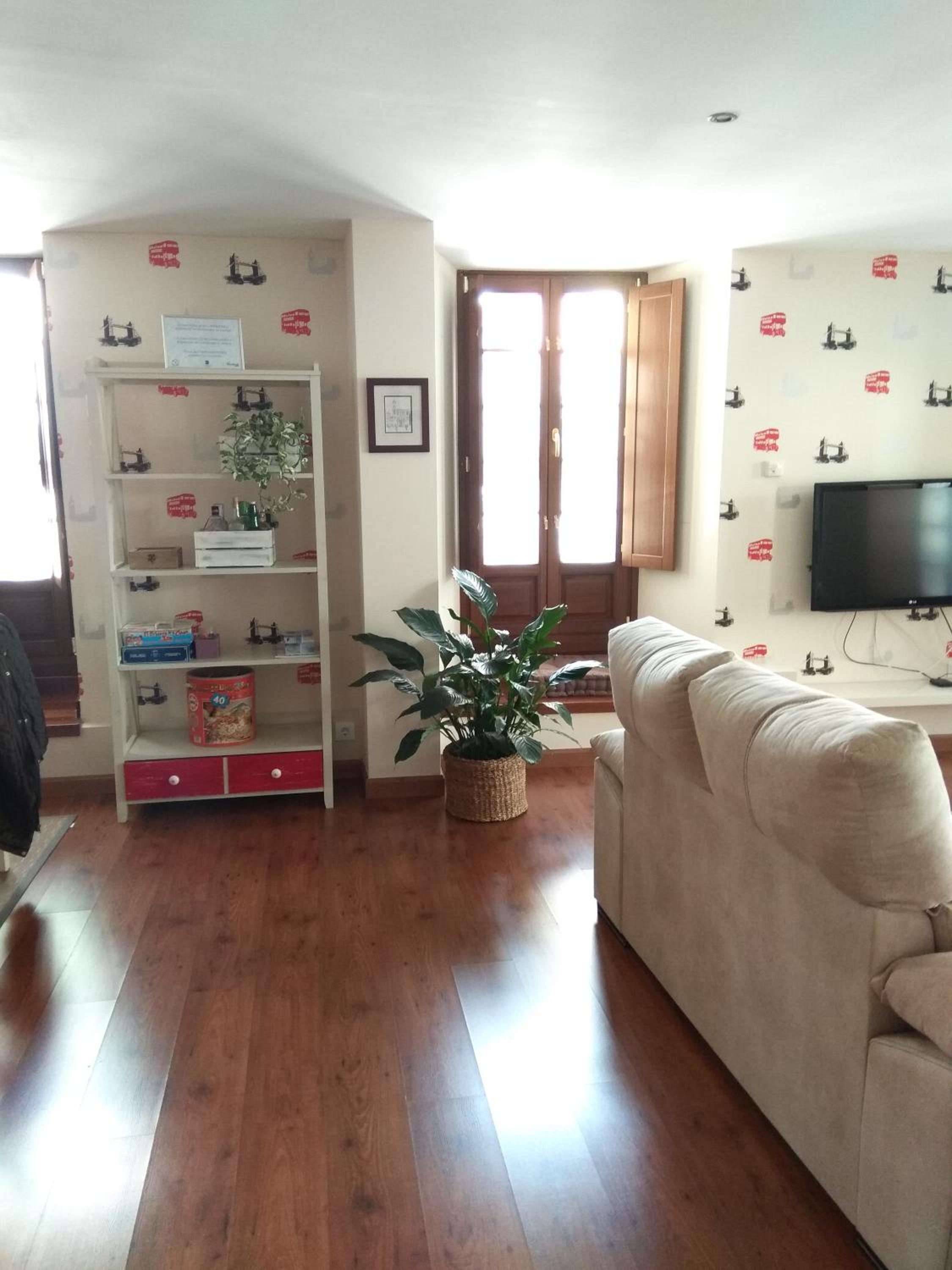 Apartment photo 2
