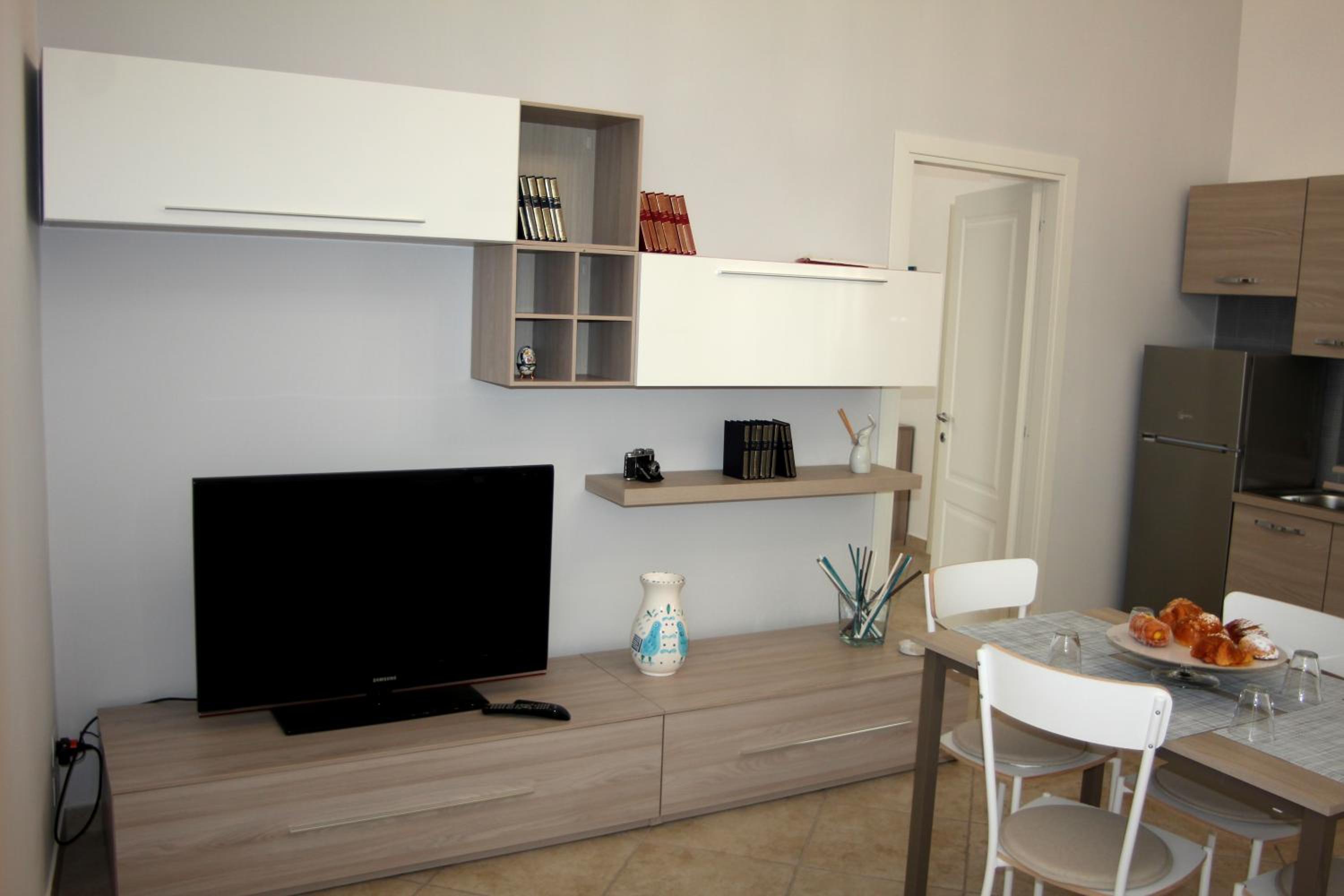 One-Bedroom House - Photo 17