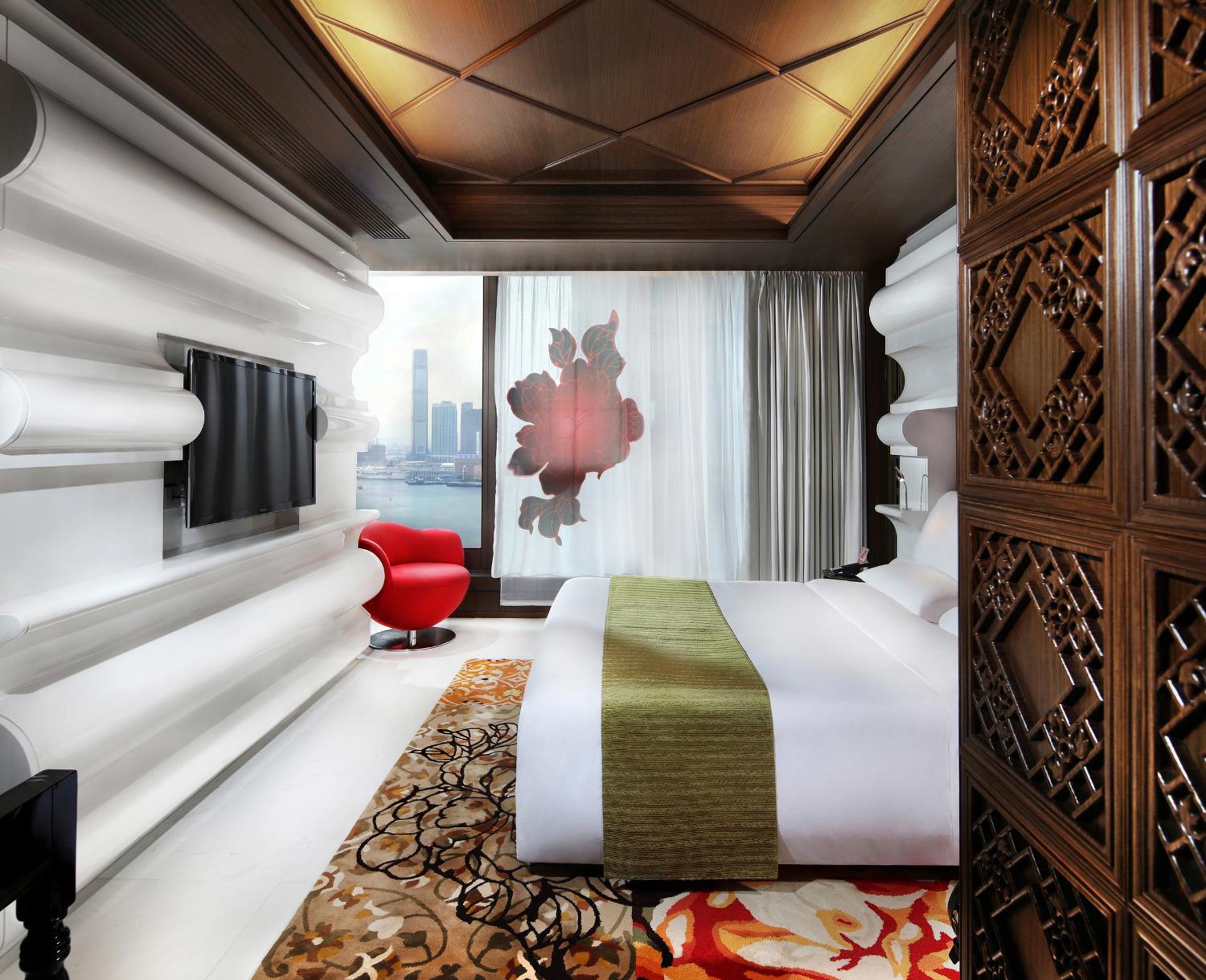 Half Moon Premier King Room with Partial Harbor View