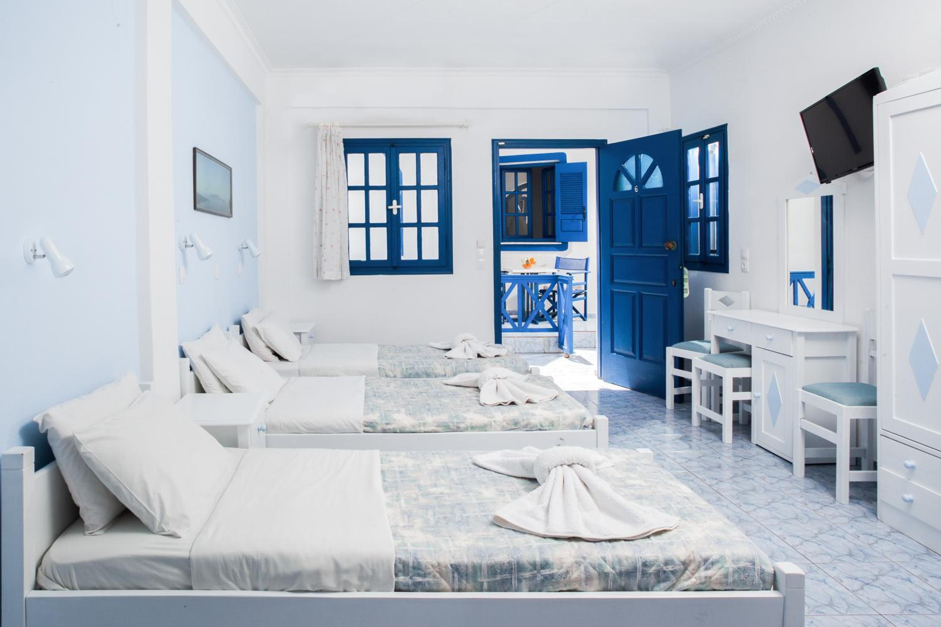 Triple room by the Pool - Photo 9