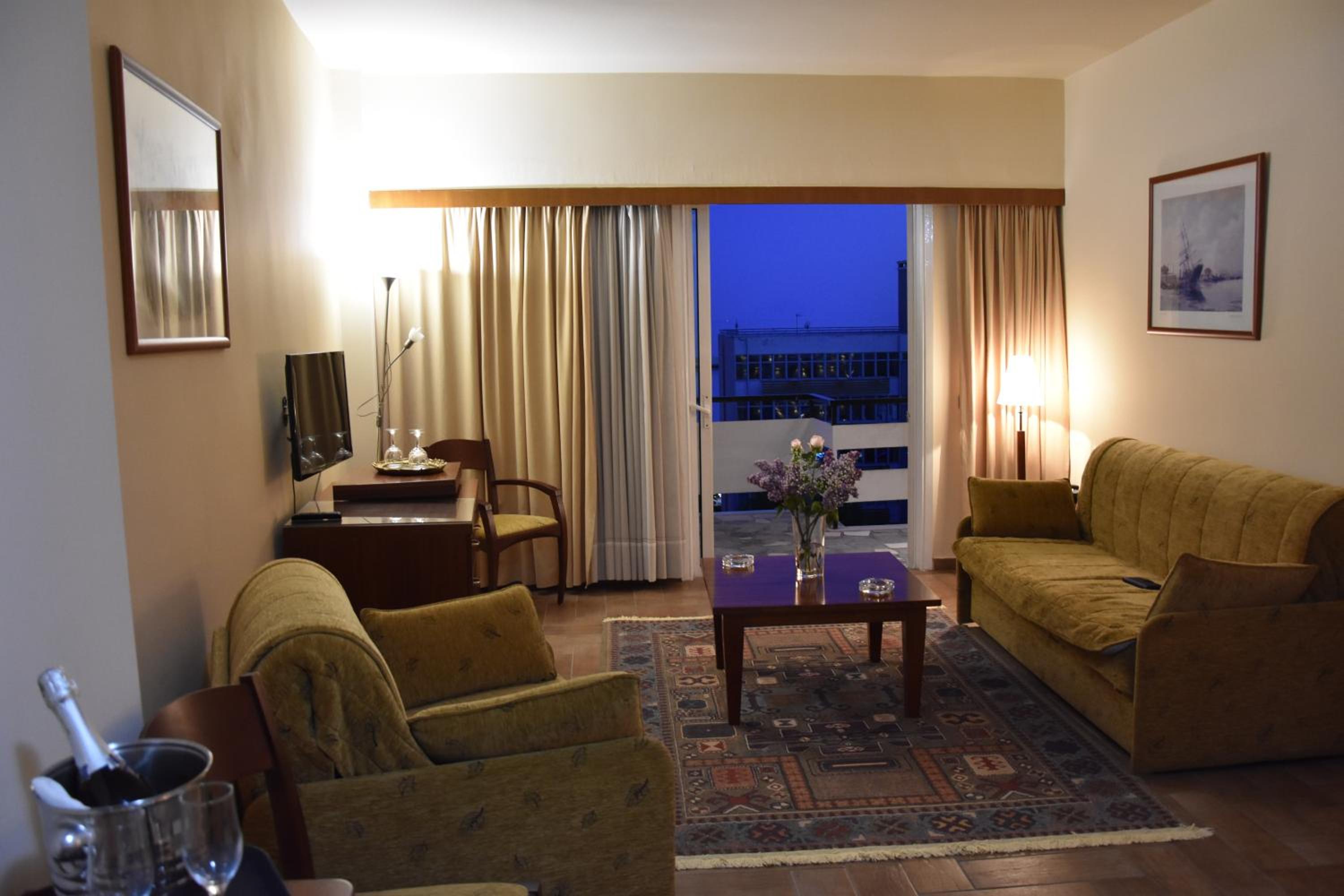 Suite with Balcony and Sea View