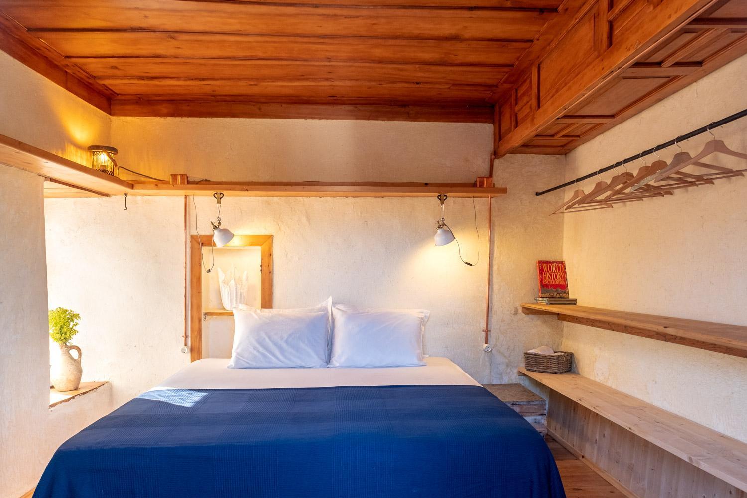 Double or Twin Room with Private Bathroom photo 3