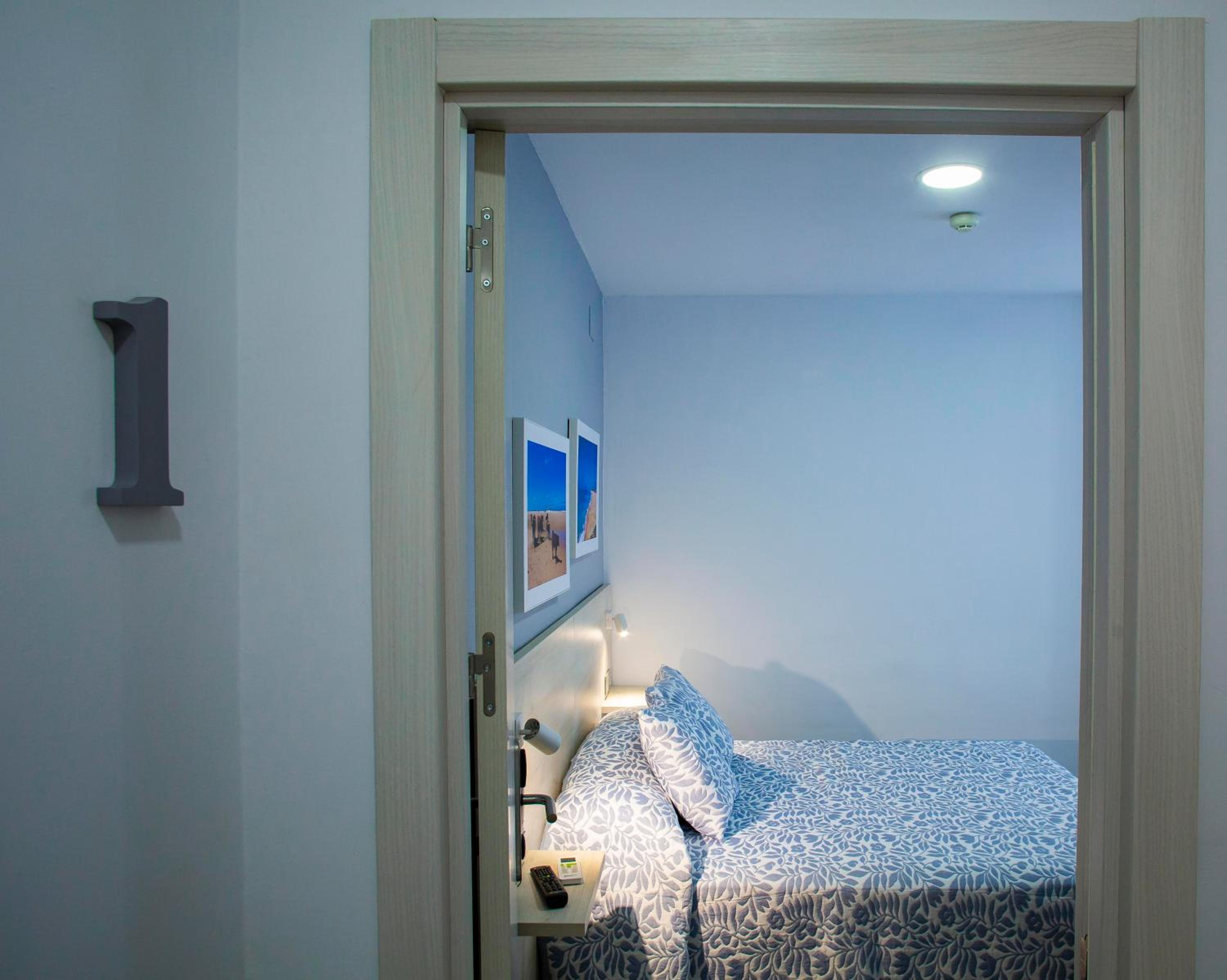Double Room - Photo 6