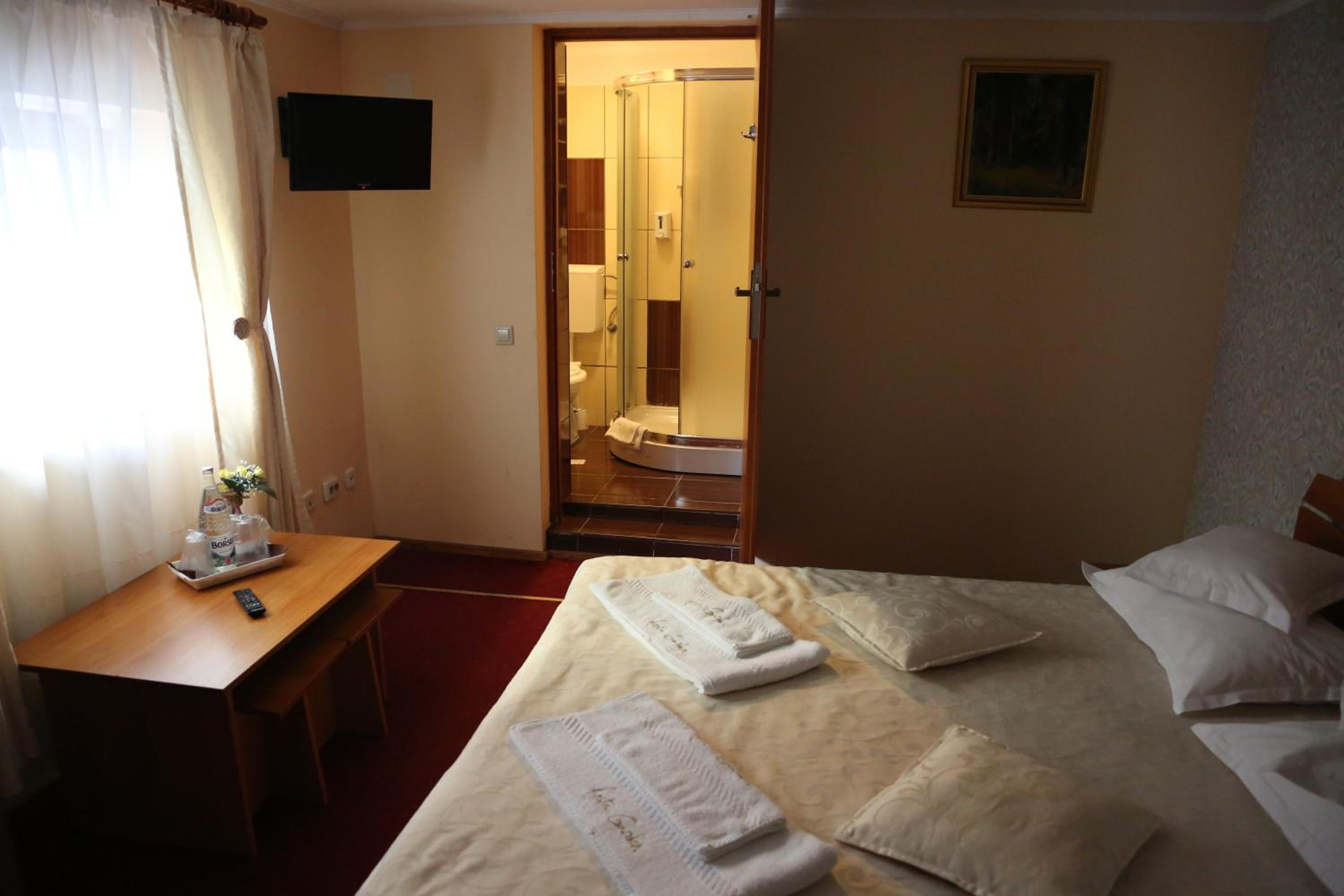 Double Room - Photo 30