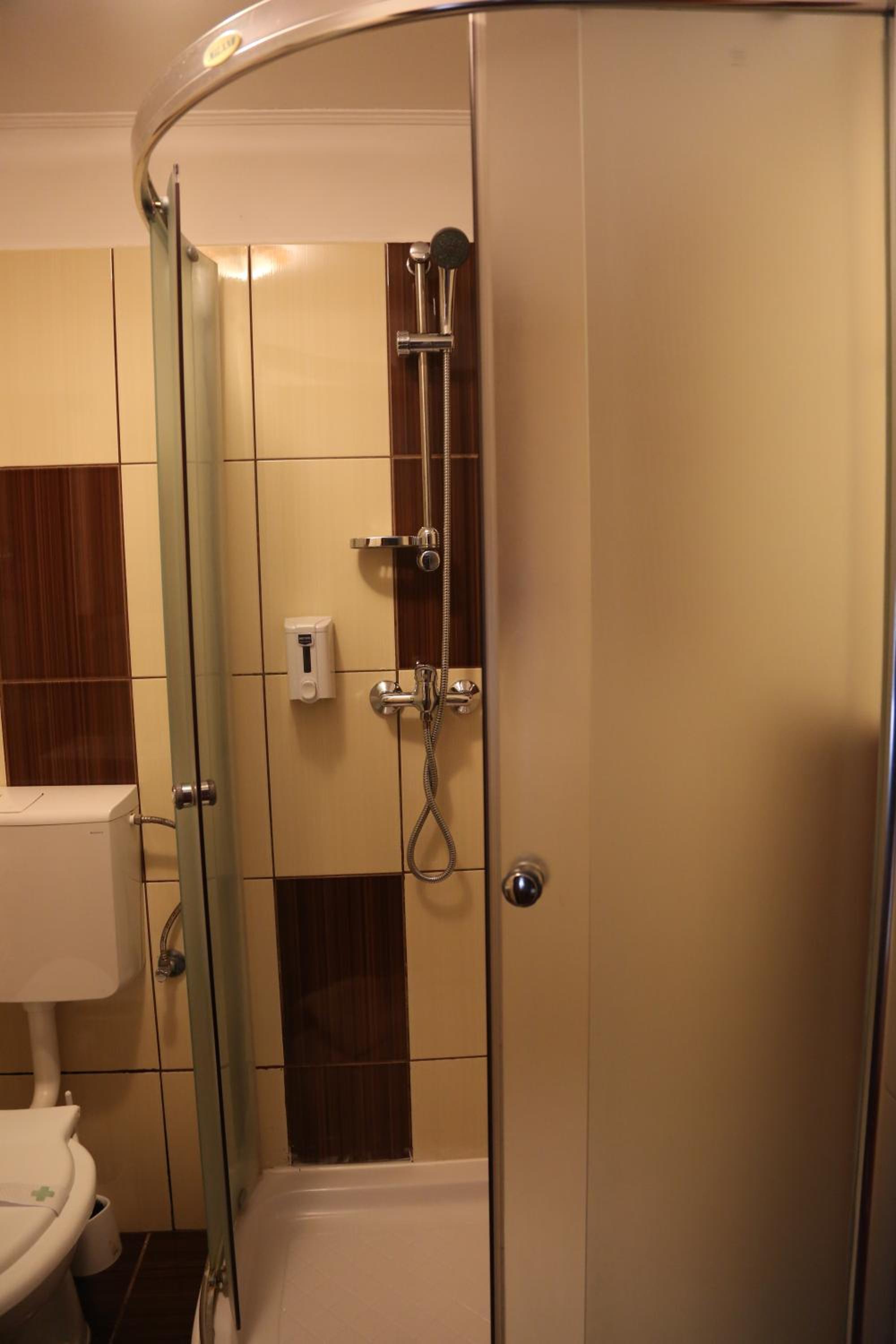 Double Room - Photo 29