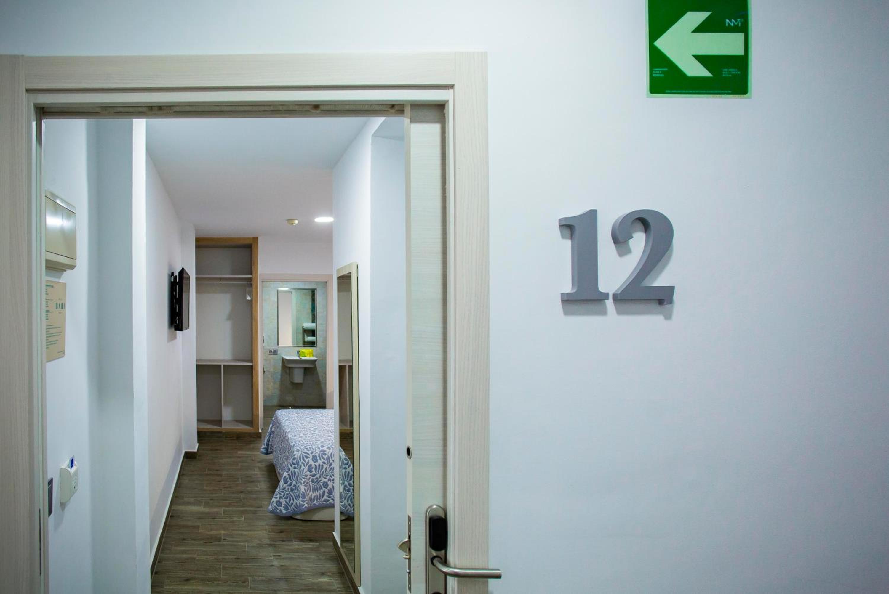 Double Room - Photo 21