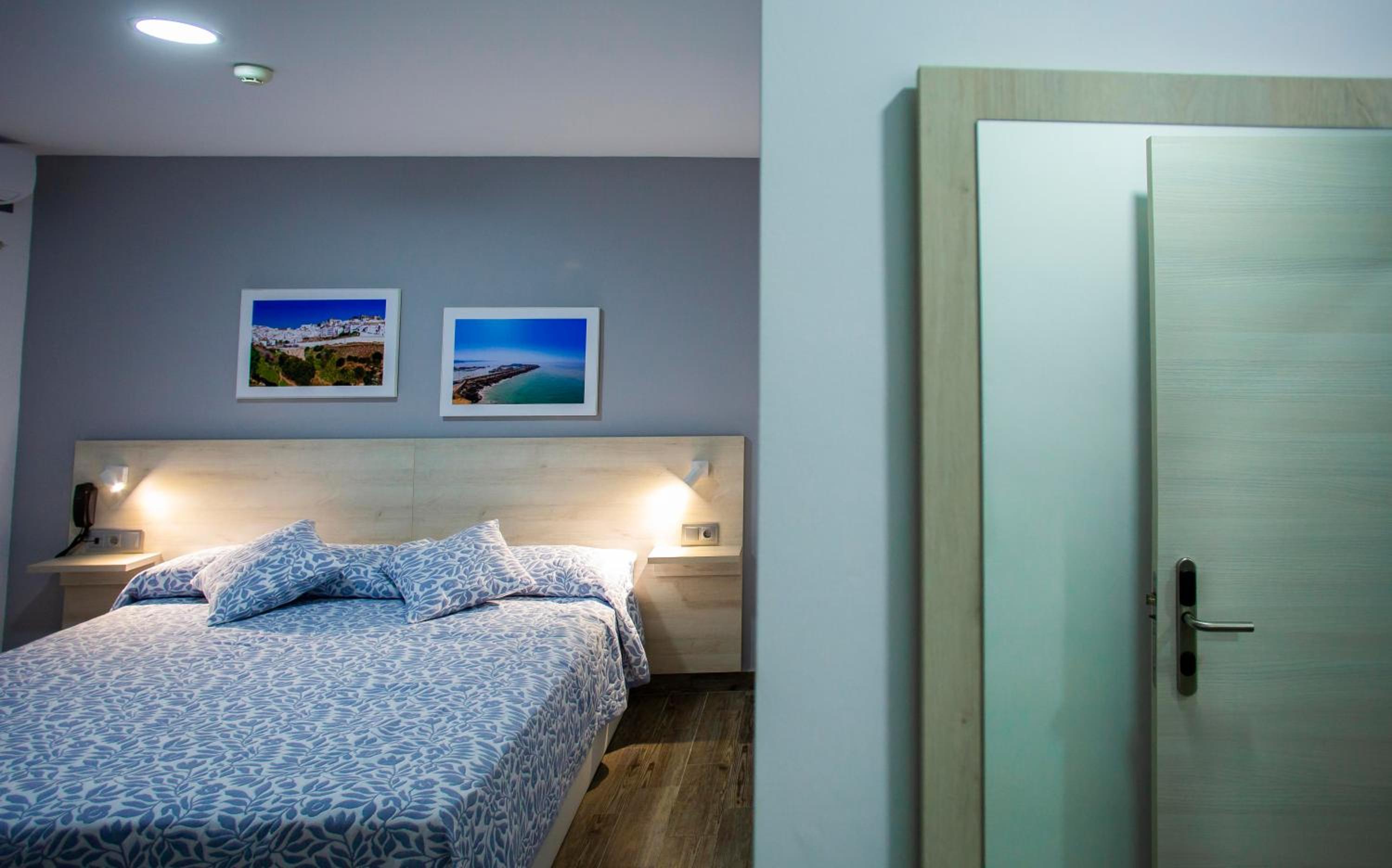 Double Room - Photo 17