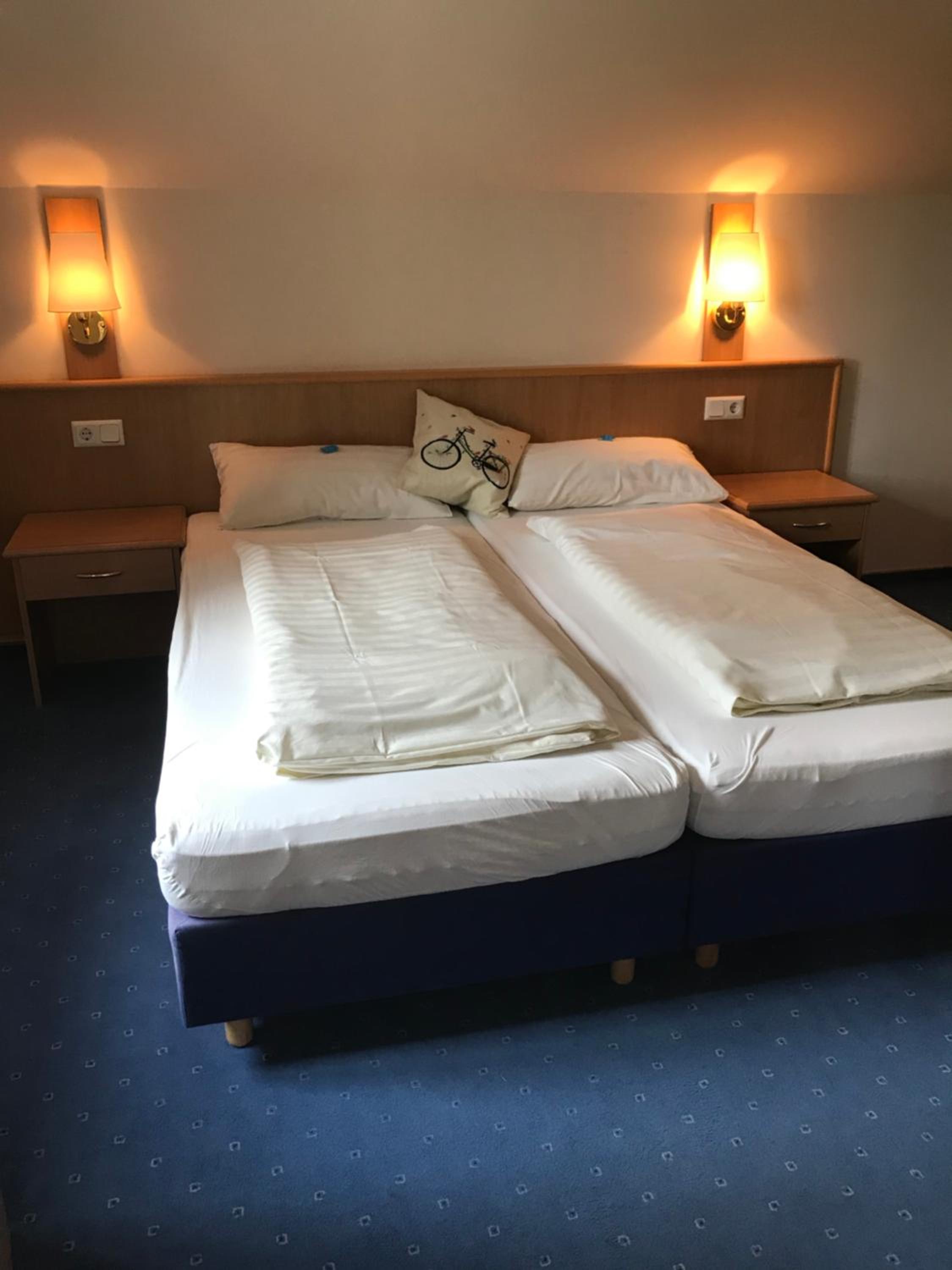 Double Room with Private Bathroom photo 1