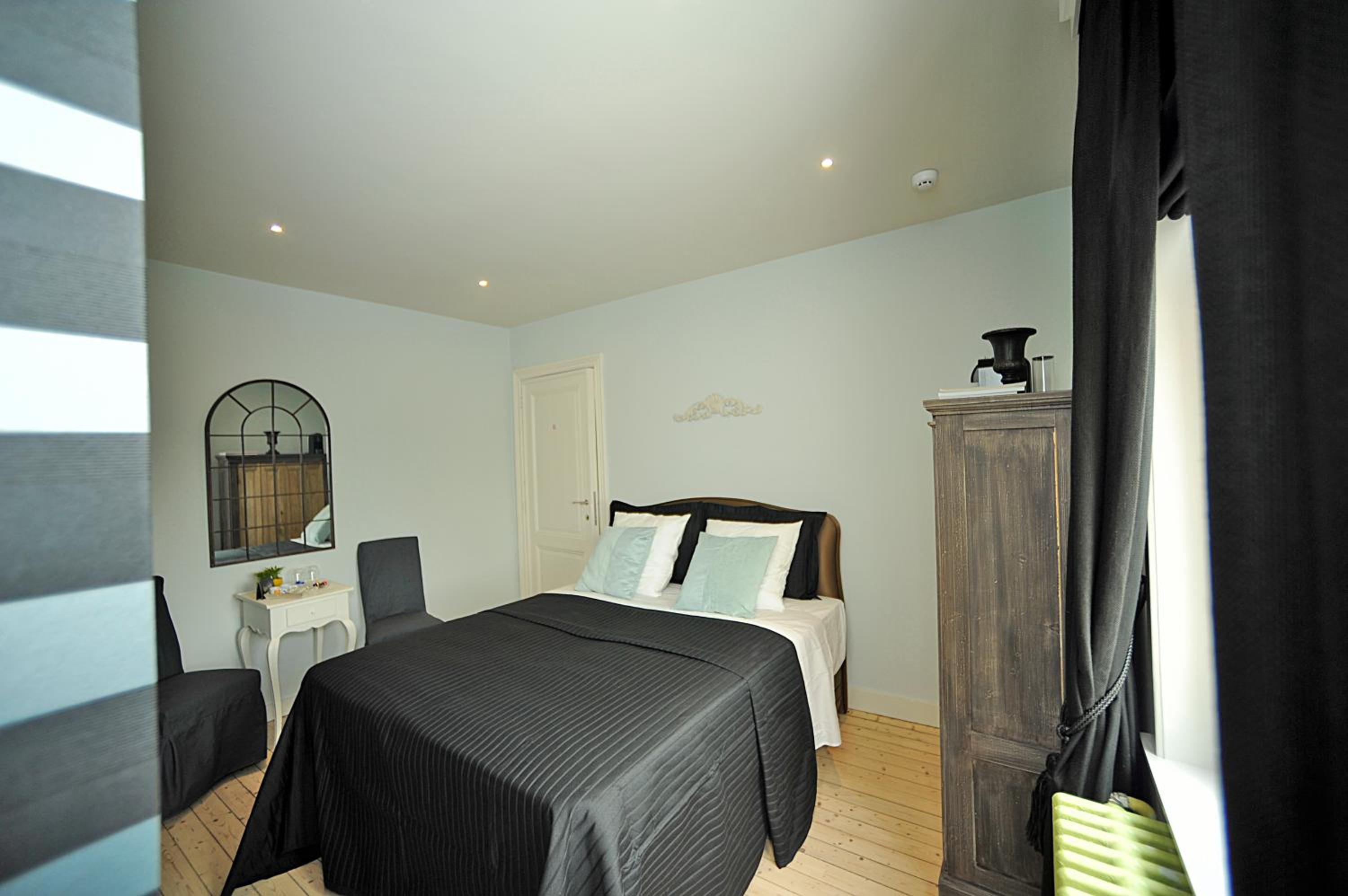 Deluxe Double Room With Shower photo 1