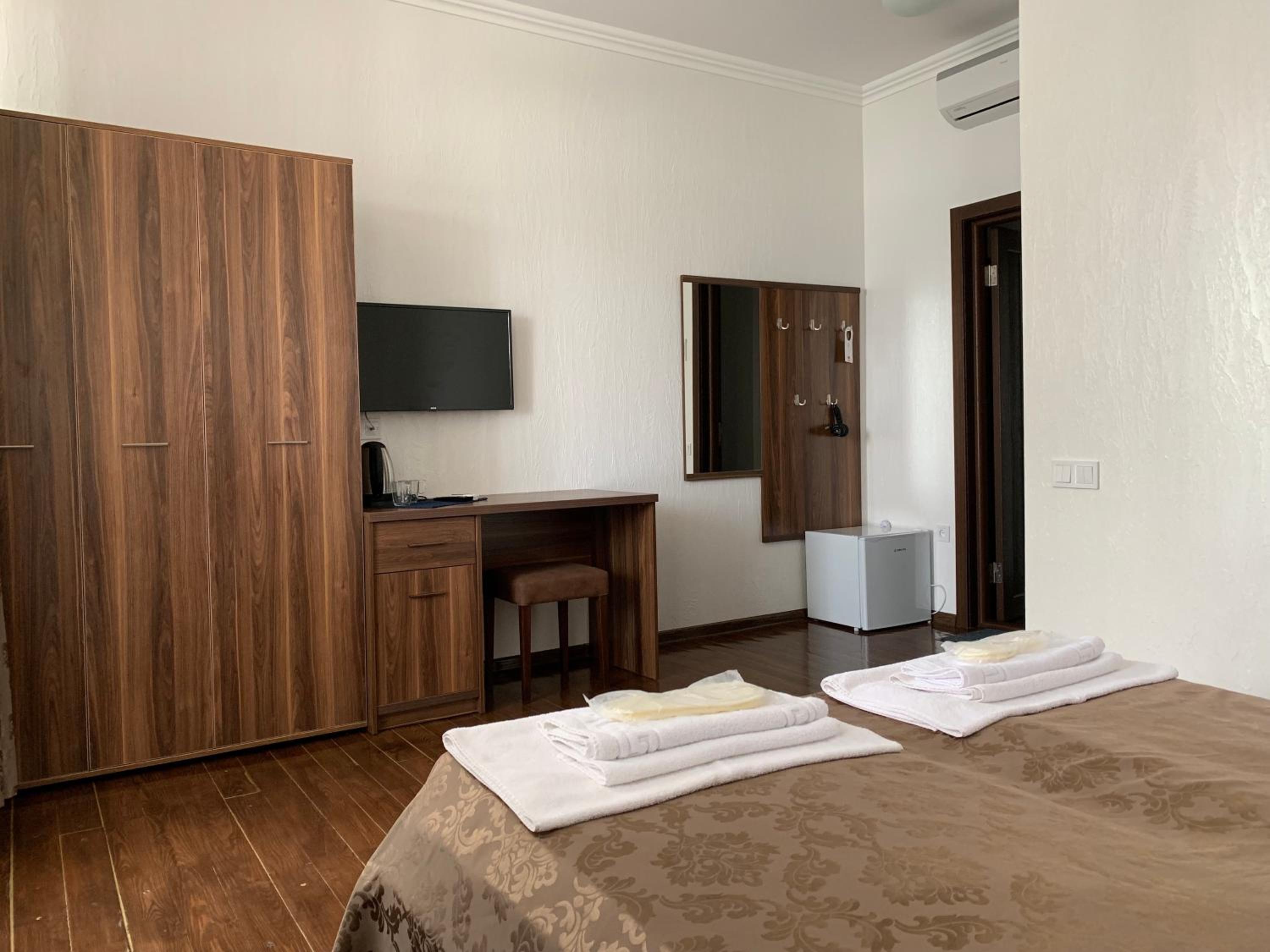 Deluxe Double Room with Balcony and Sea View photo 3