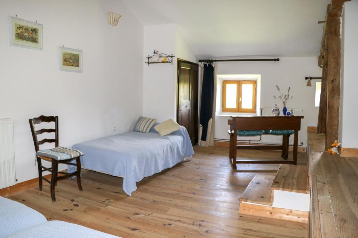 Quadruple Room with Private Bathroom photo 2