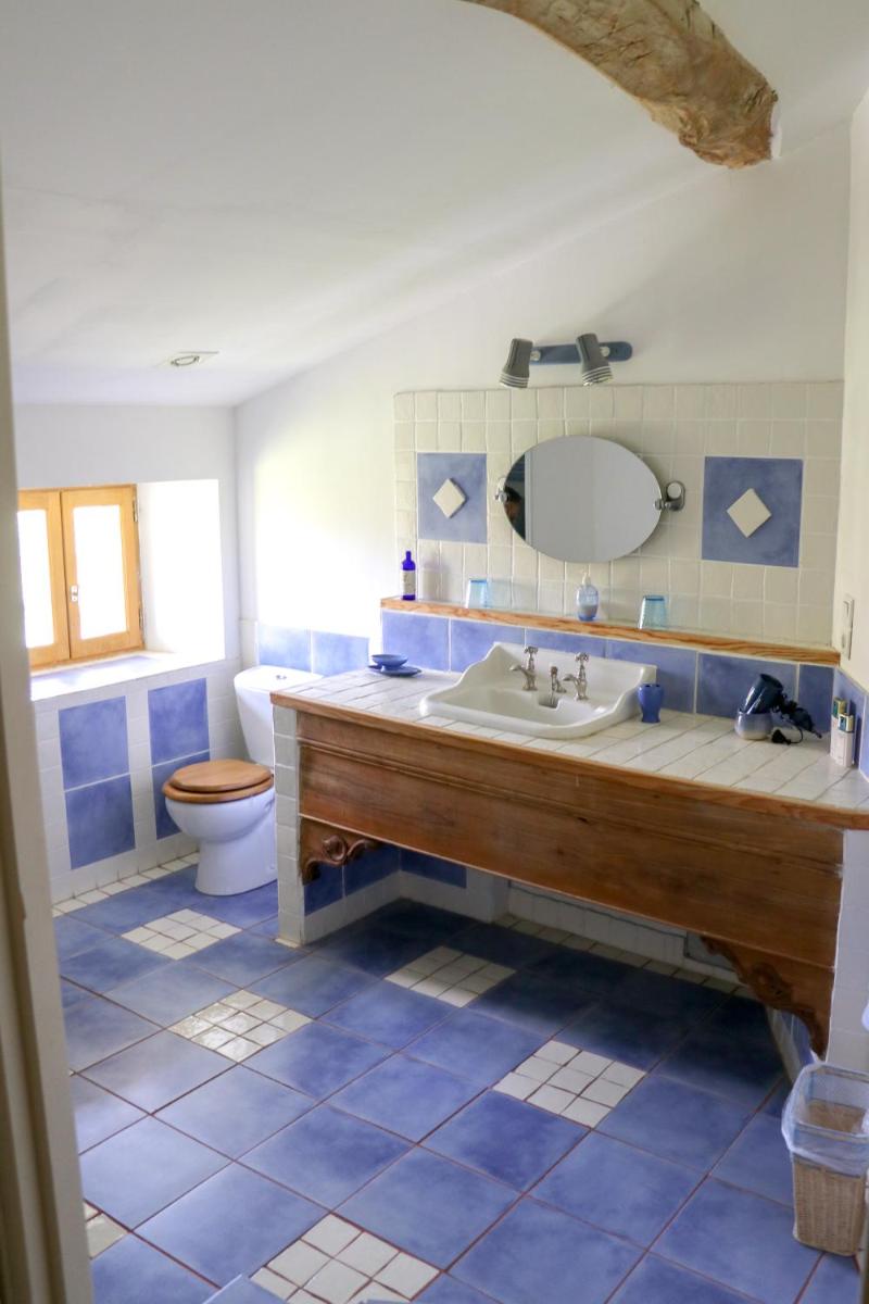 Quadruple Room with Private Bathroom photo 3
