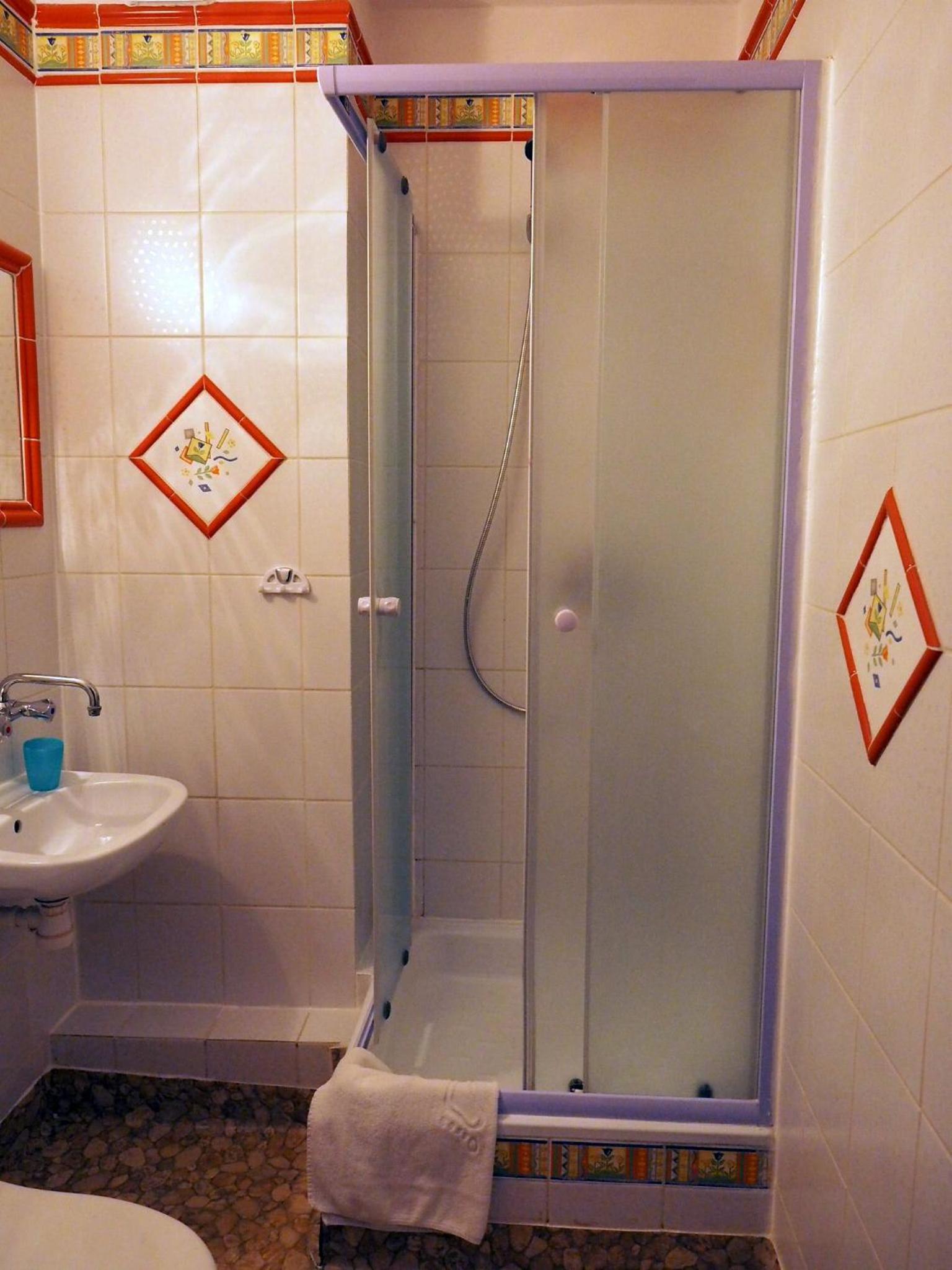 Quadruple Room - Photo 4