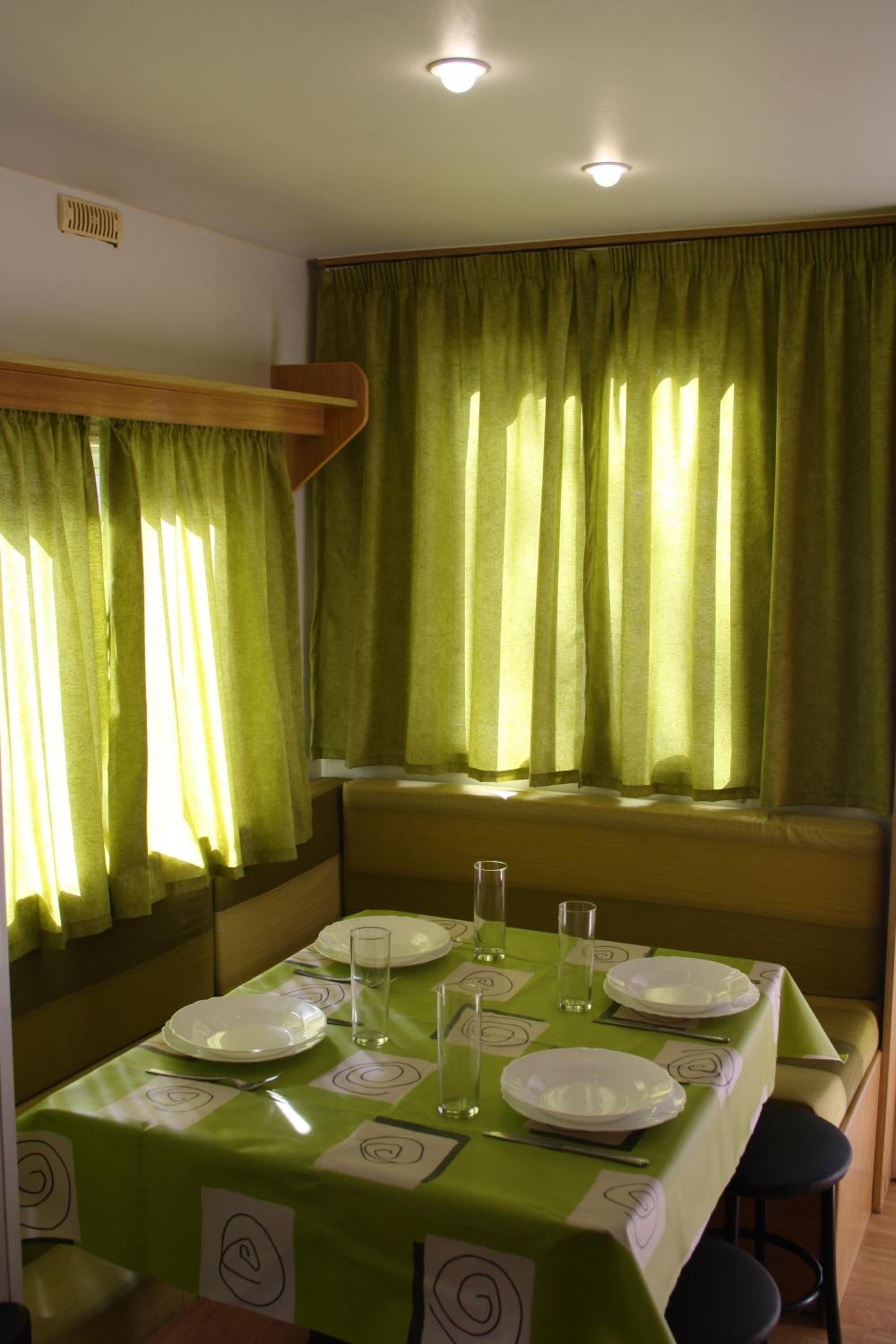 Sun-Roller Bungalow photo 3
