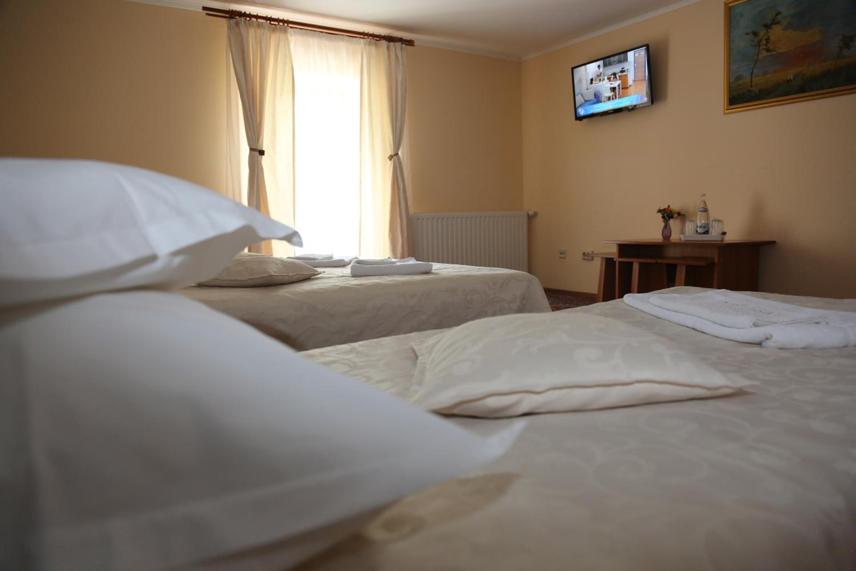 Triple Room - Photo 6