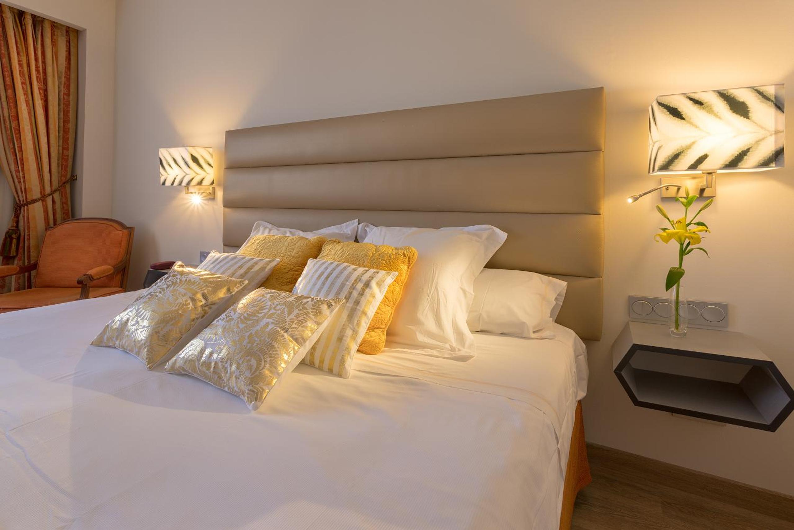 Double Room - Photo 7